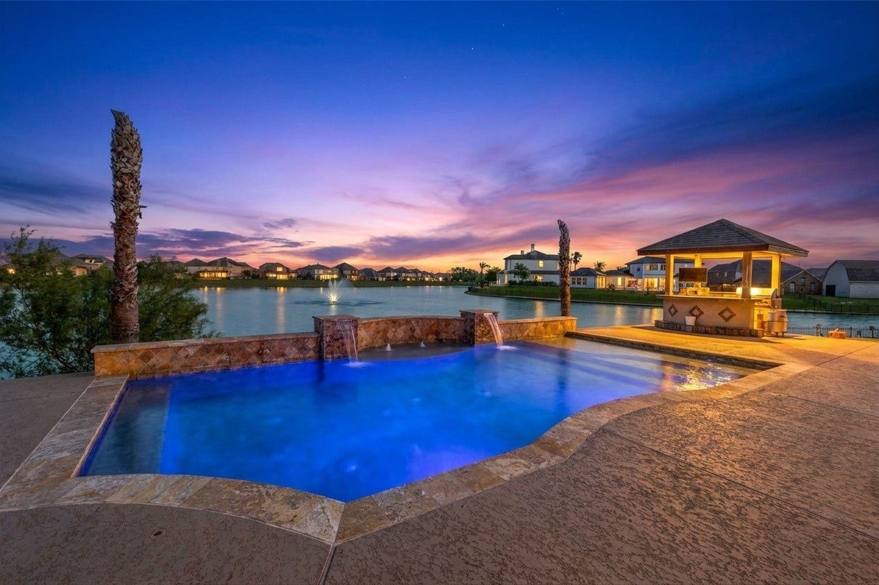 8 Cypress Point Court, Manvel, TX 77578
