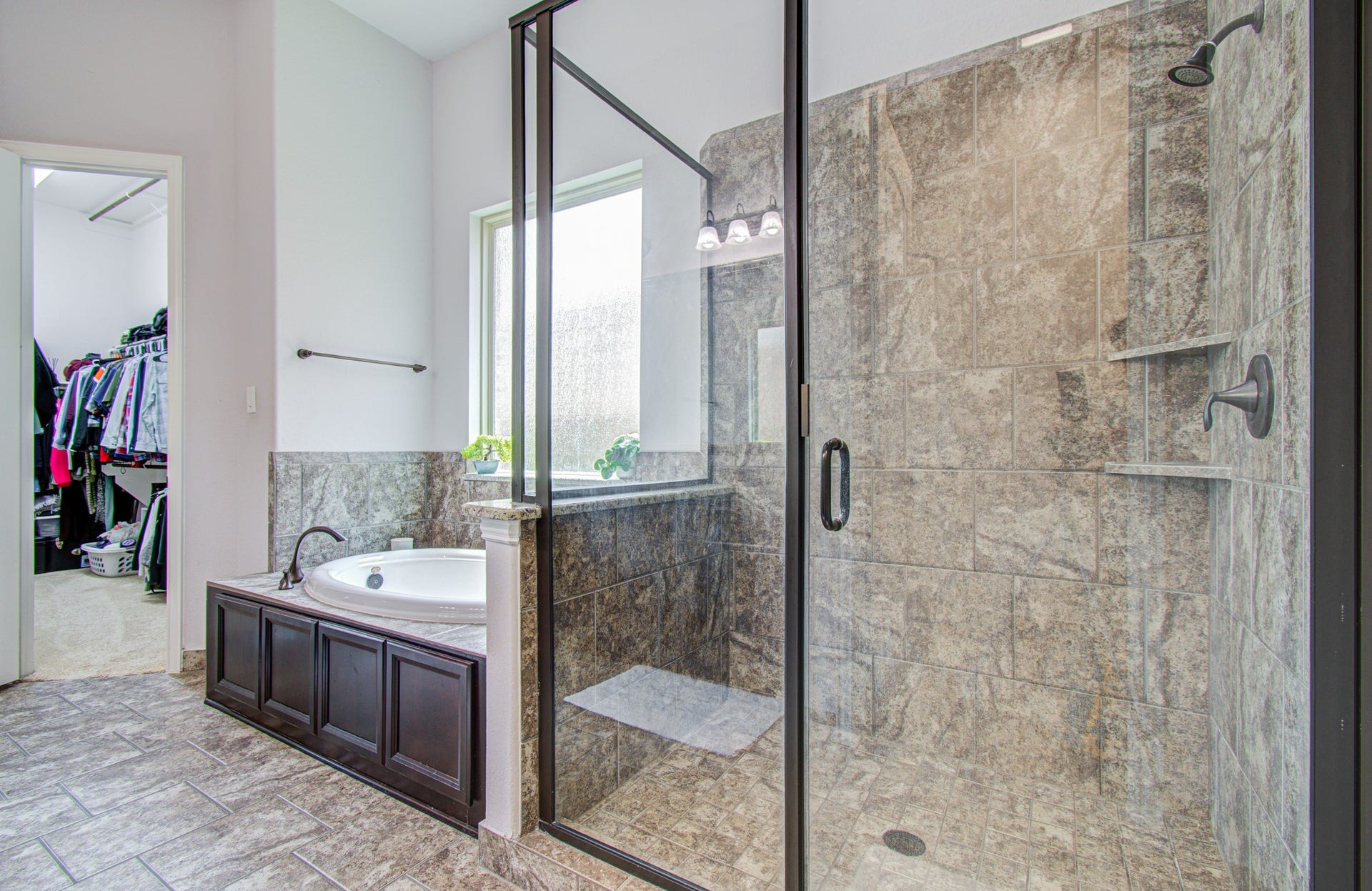 17915 Olde Oaks Estate Court, Cypress, TX 77433 Primary Bathroom.