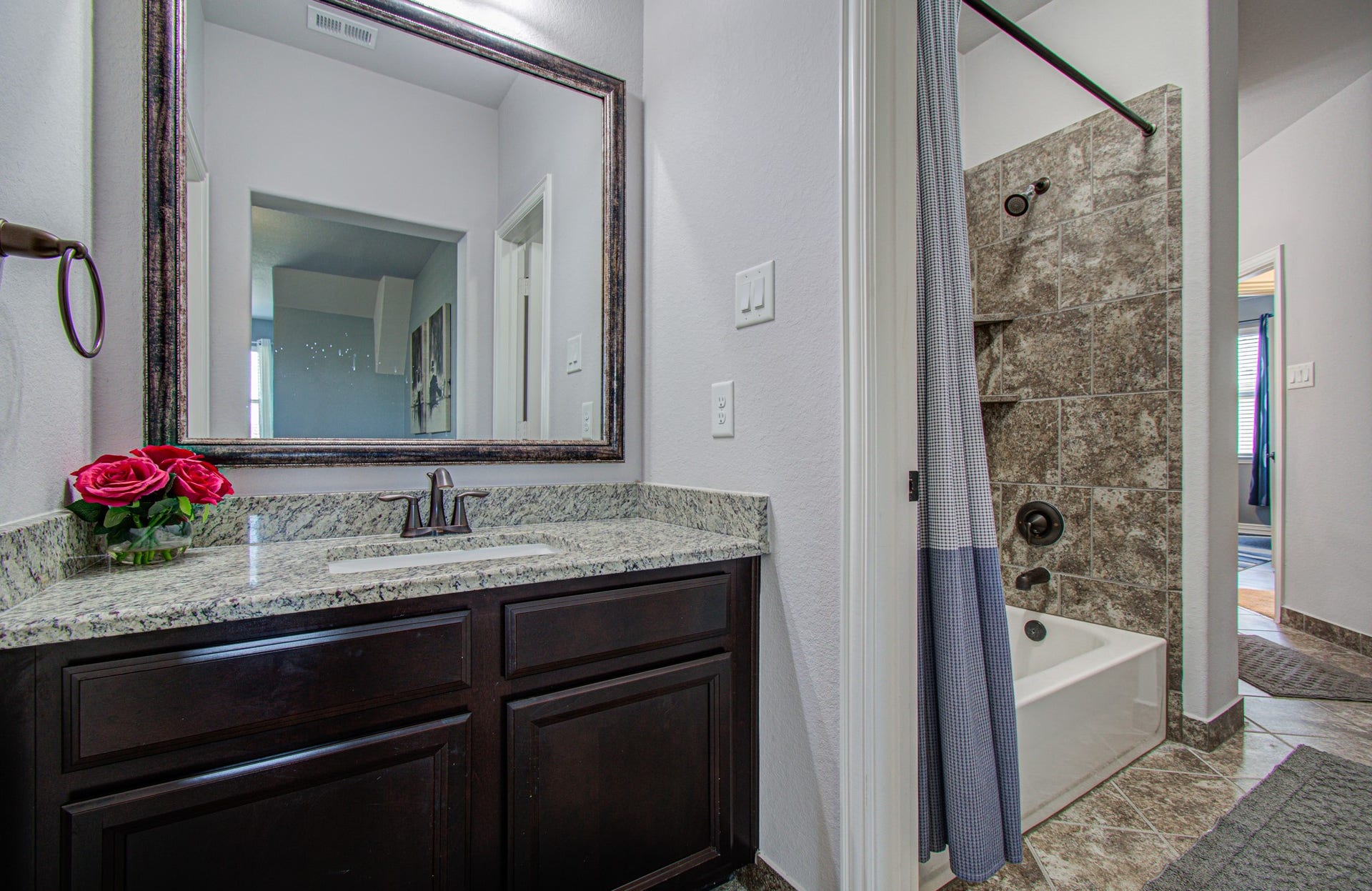 17915 Olde Oaks Estate Court, Cypress, TX 77433 3rd full bathroom with two separate vanities for each bedroom.