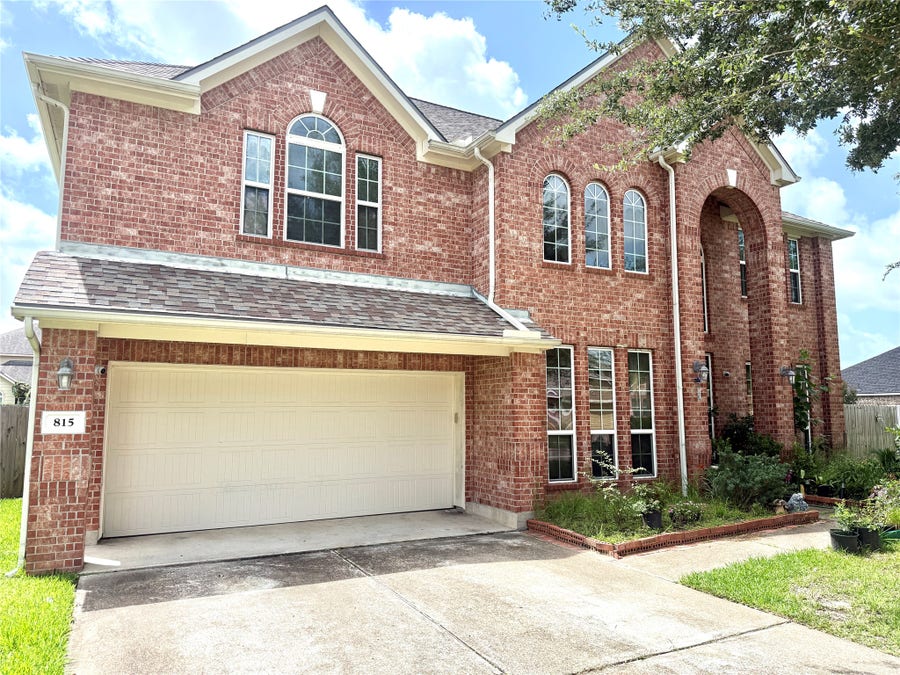 Property photo for 815 Arlington Pointe Drive, League City, TX