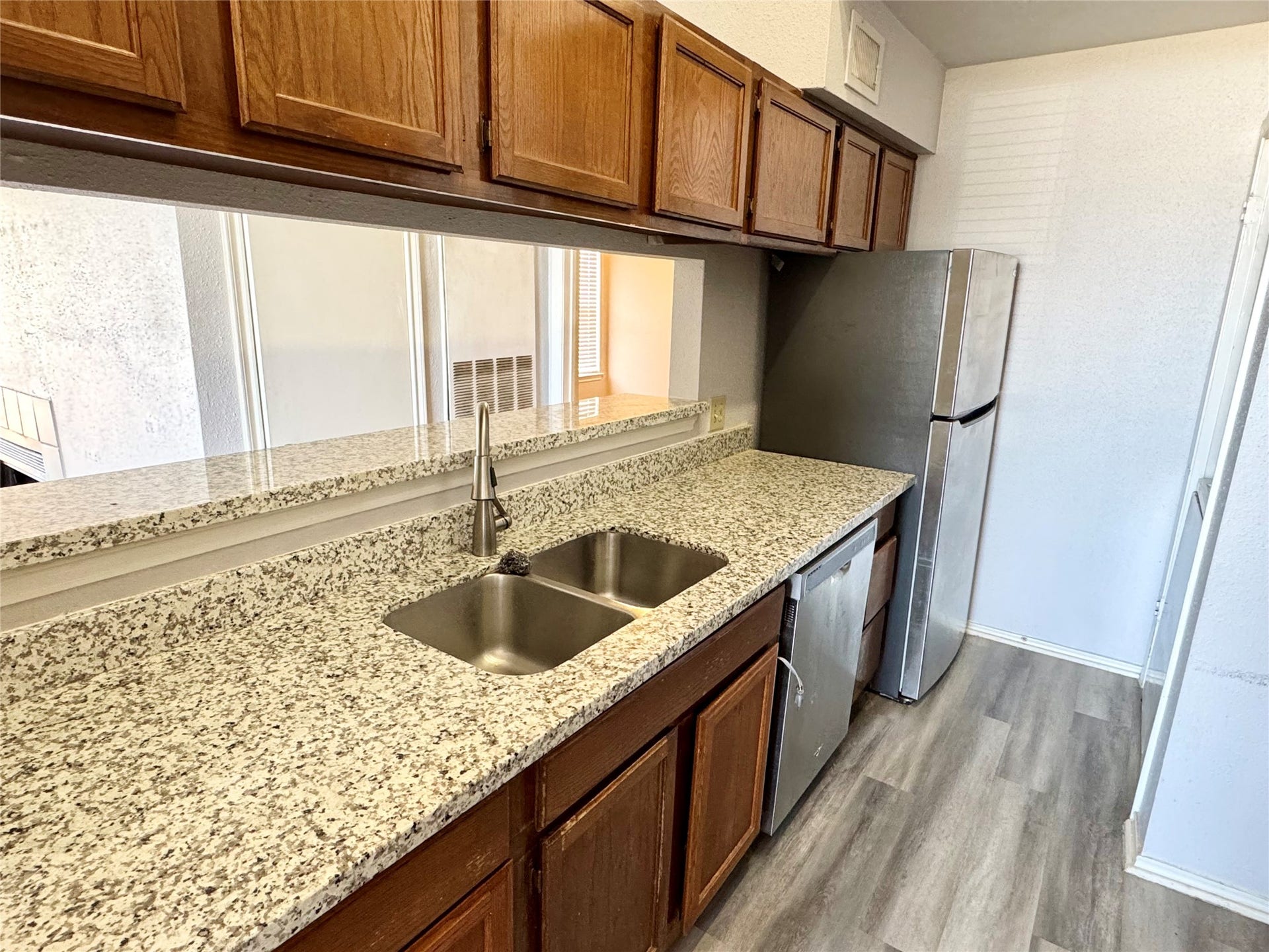 14550 Fonmeadow Drive, #806, Houston, TX 77035 SS Appliances