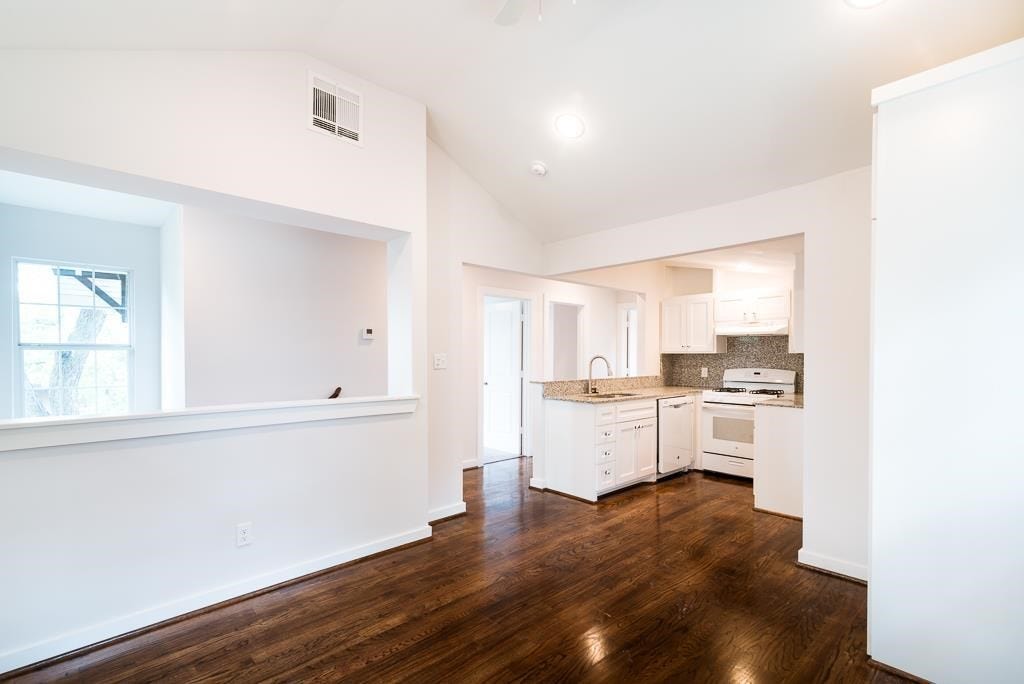 4535 Walker, #B, Houston, TX 77023 Gorgeous hardwood floors in all common areas!