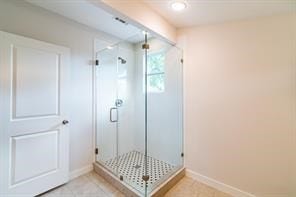 4535 Walker, #B, Houston, TX 77023 Light and bright shower and bathroom area!