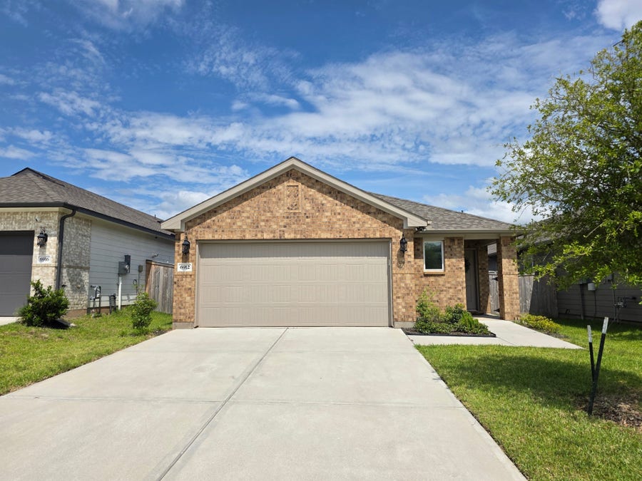 Property photo for 6912 California Black Oak Drive, Conroe, TX