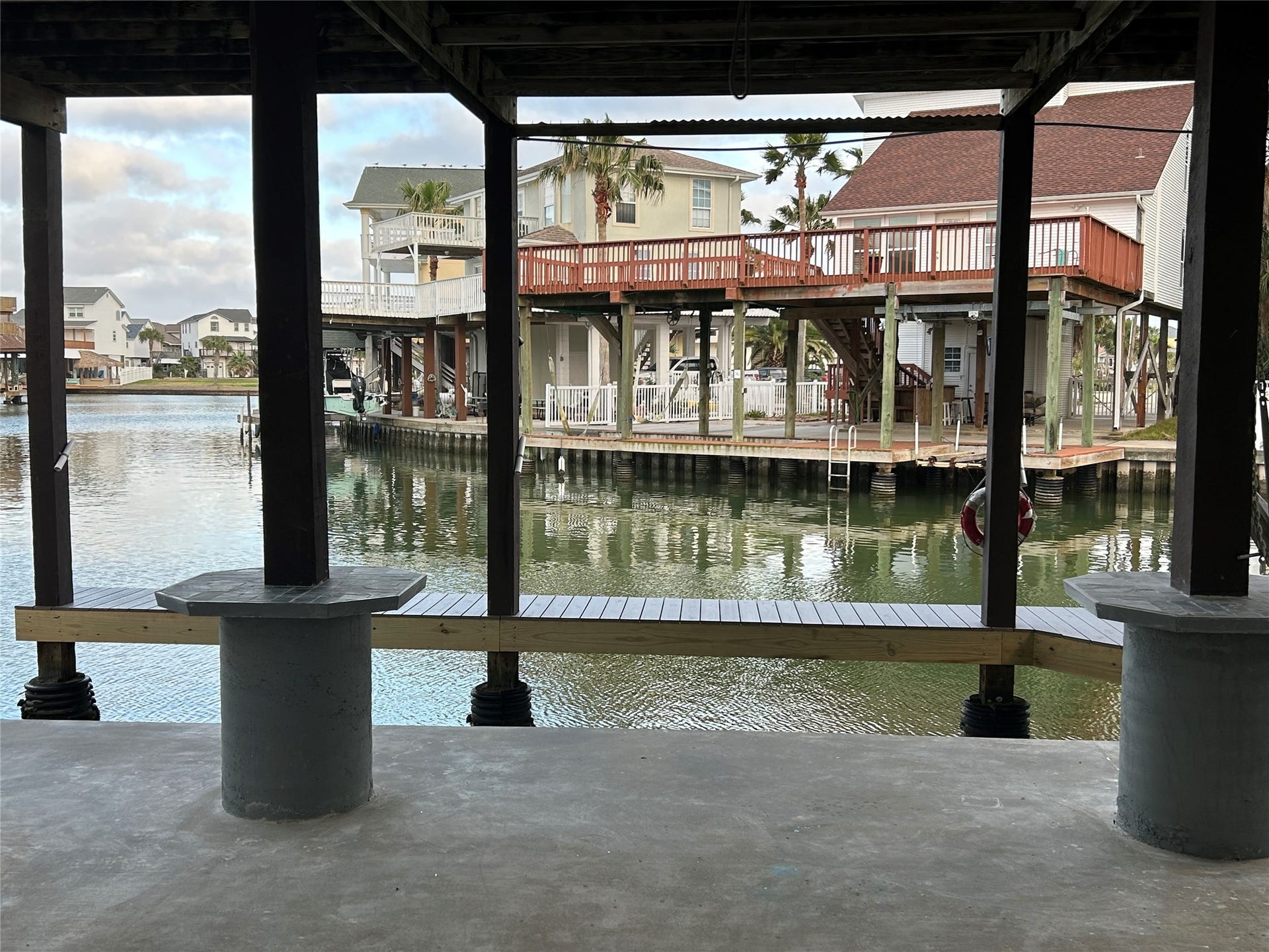 306 Isles End Road, Tiki Island, TX 77554 306 Isles End Road, Tiki Island, TX 77554