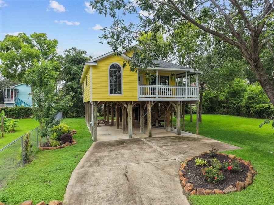 Property photo for 310 Lakeside Drive, Kemah, TX