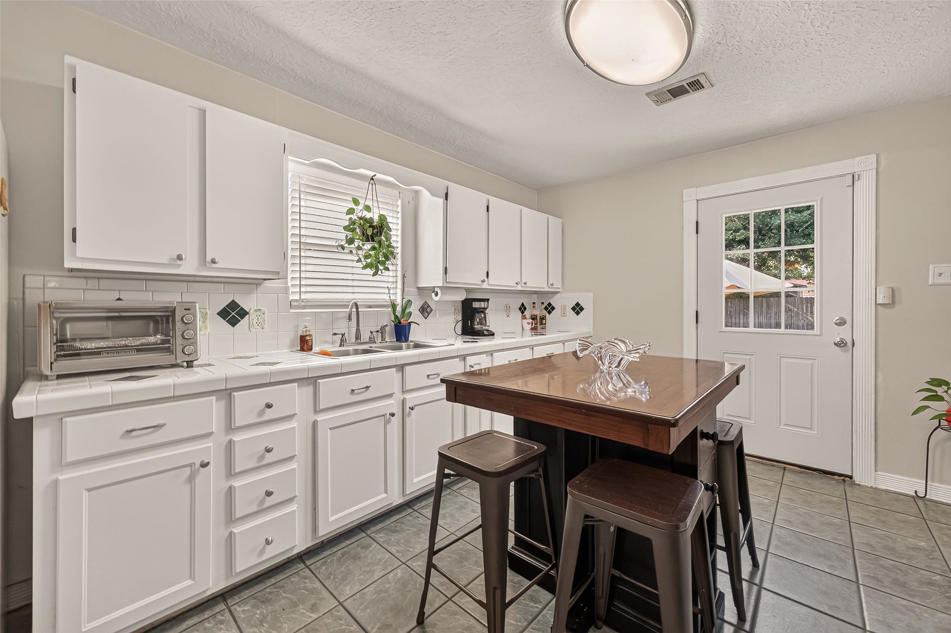 5943 Southlark Street, Houston, TX 77033