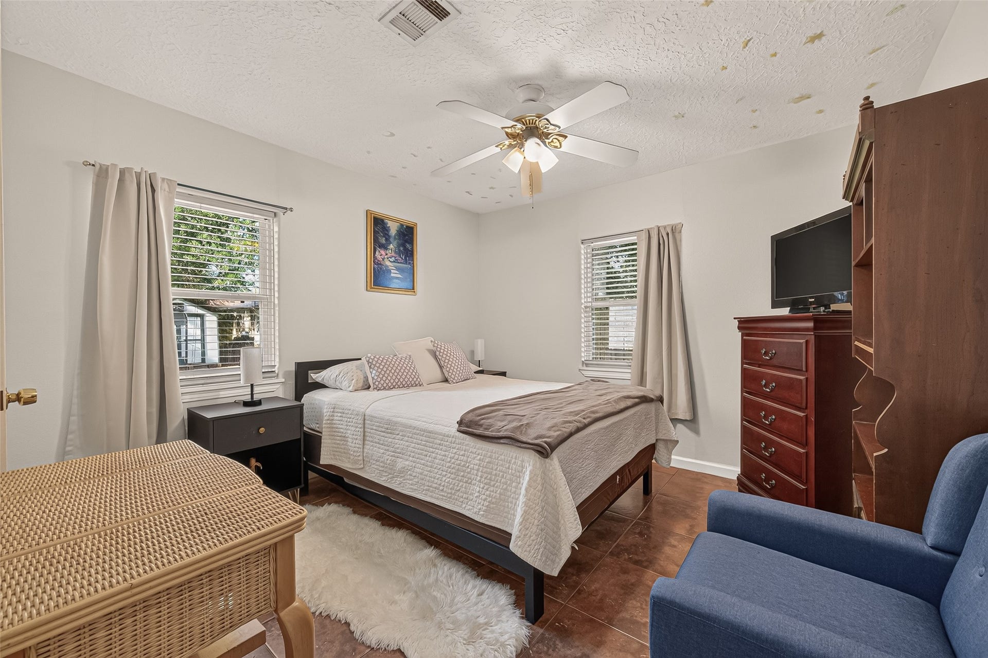 5943 Southlark Street, Houston, TX 77033