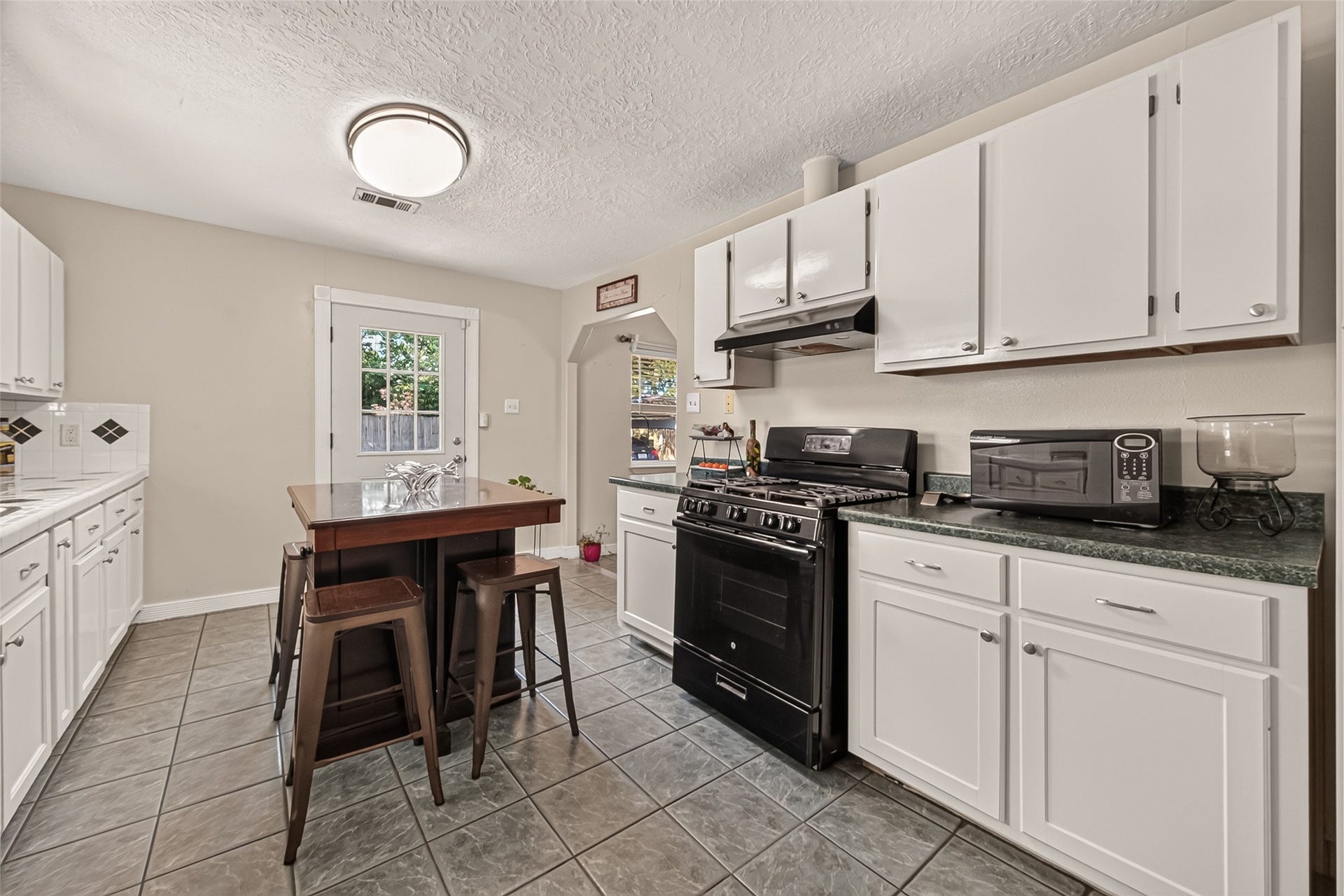 5943 Southlark Street, Houston, TX 77033