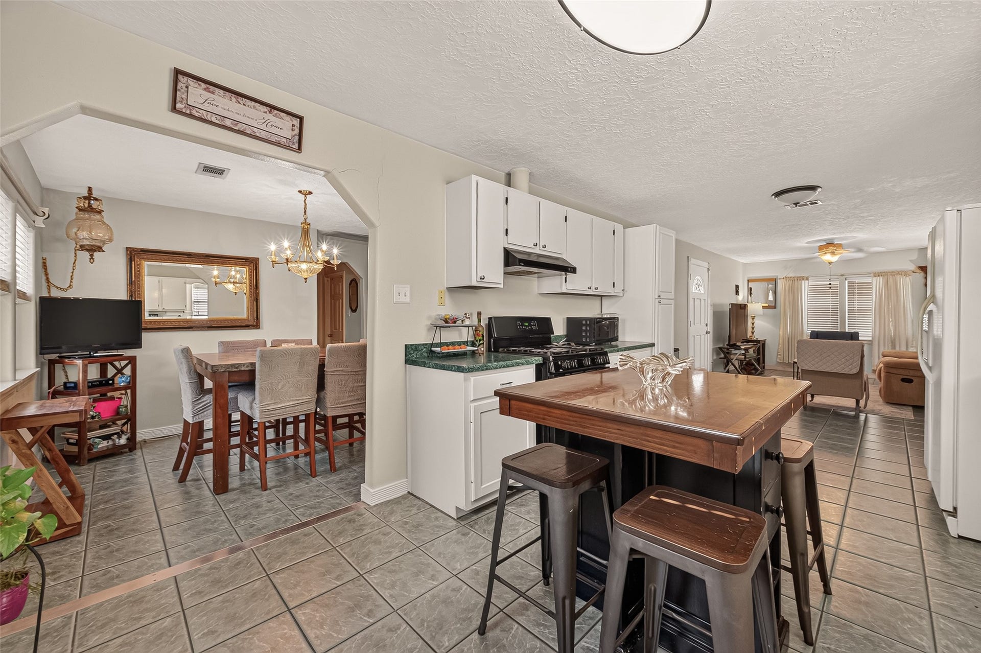 5943 Southlark Street, Houston, TX 77033