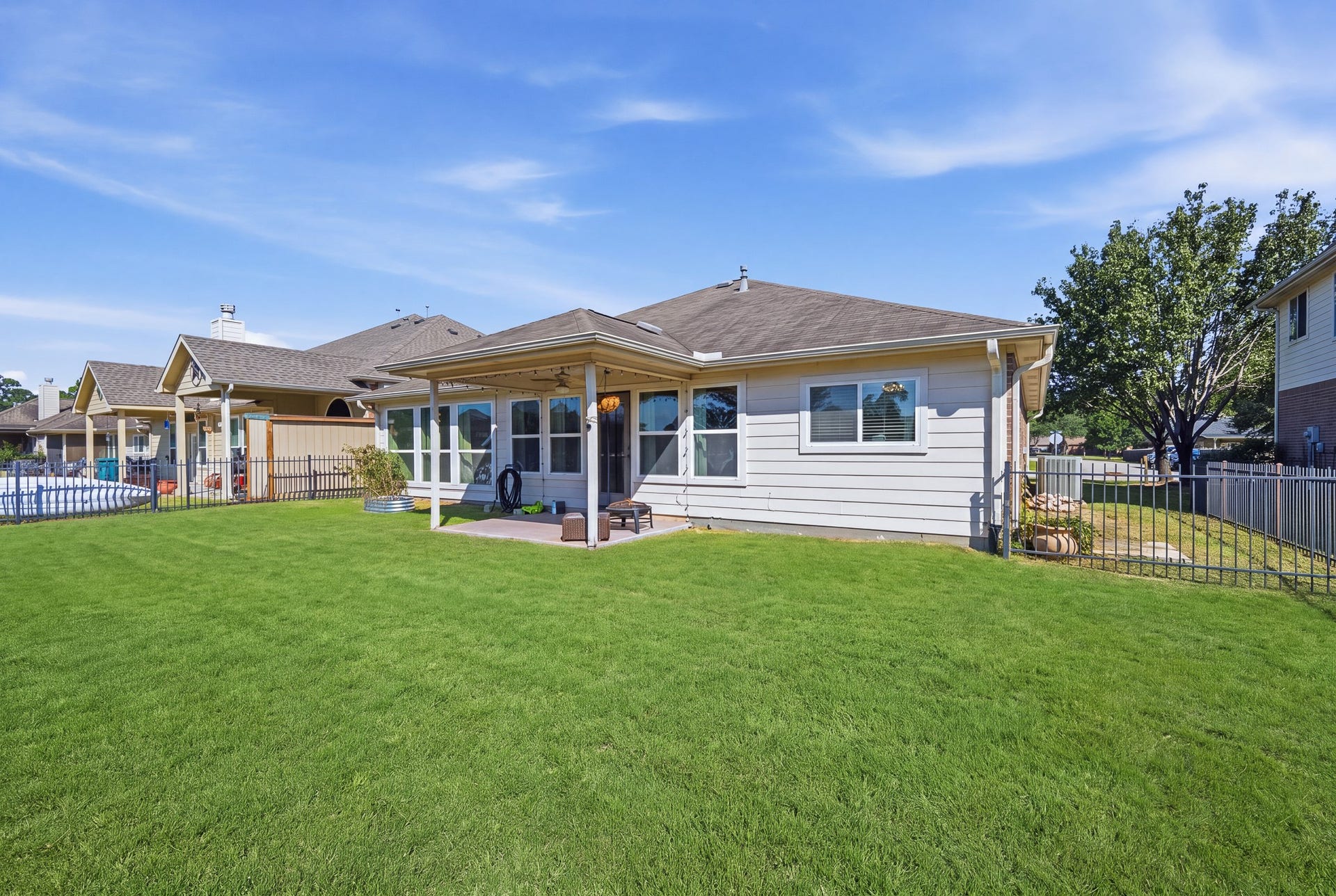 9303 E Lakeside Drive, Magnolia, TX 77354 9303 E Lakeside Drive, Magnolia, TX 77354