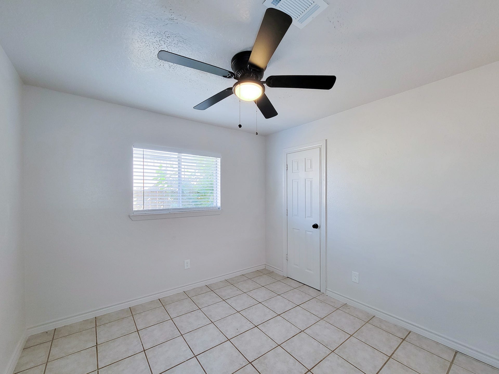 10102 Park Lane, La Porte, TX 77571 10102 Park Lane, La Porte, TX 77571