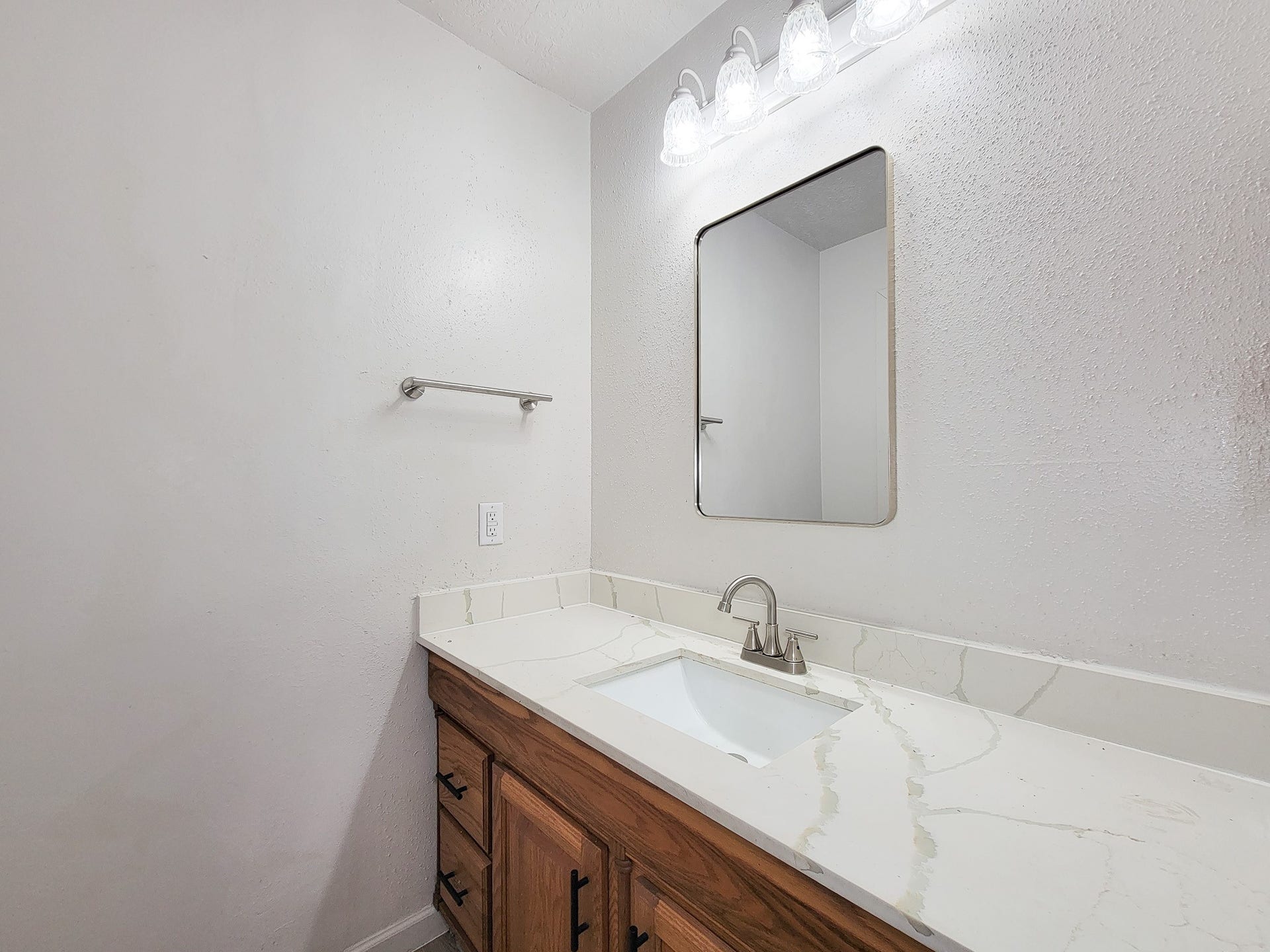 10102 Park Lane, La Porte, TX 77571 10102 Park Lane, La Porte, TX 77571