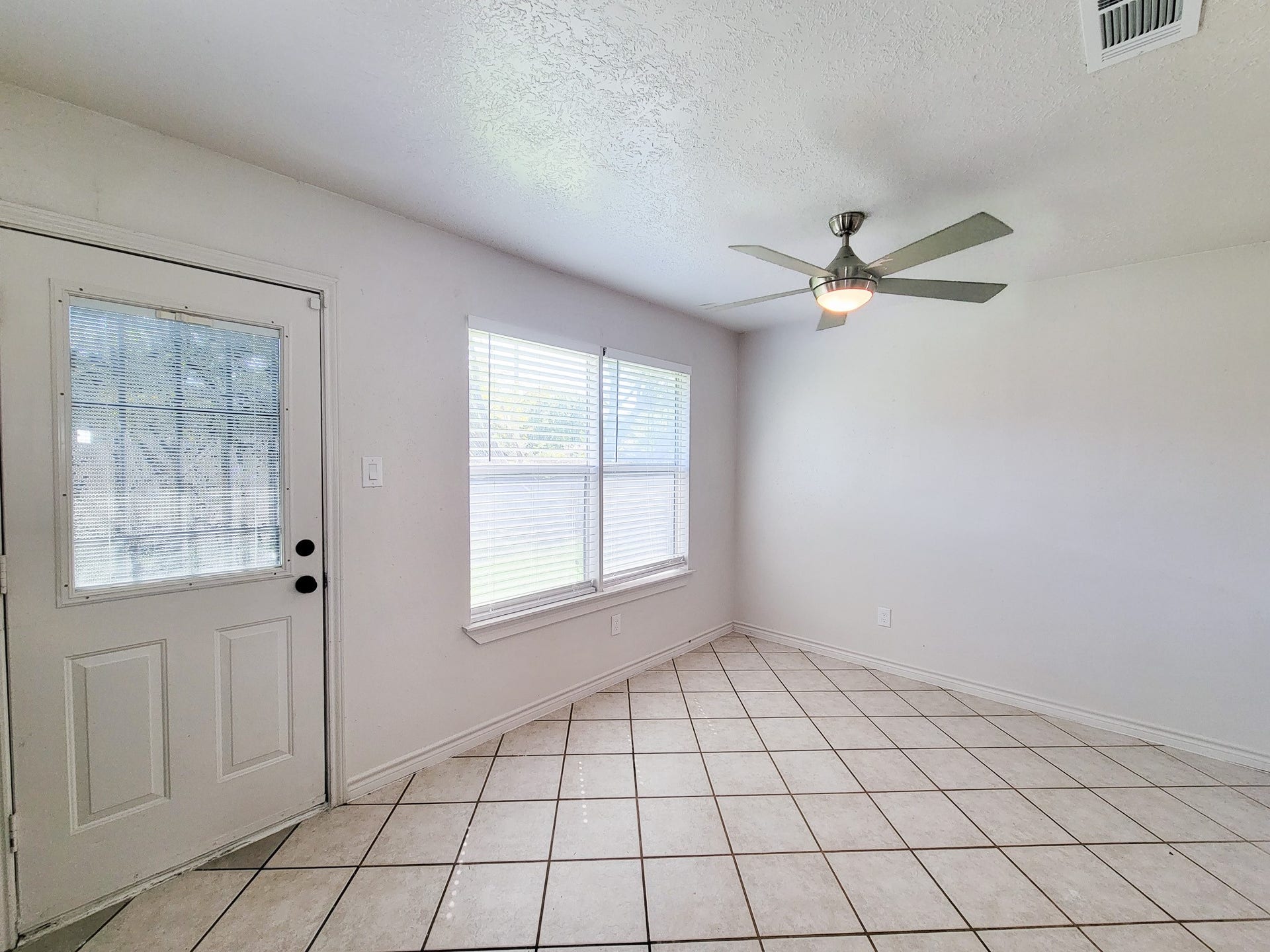 10102 Park Lane, La Porte, TX 77571 10102 Park Lane, La Porte, TX 77571