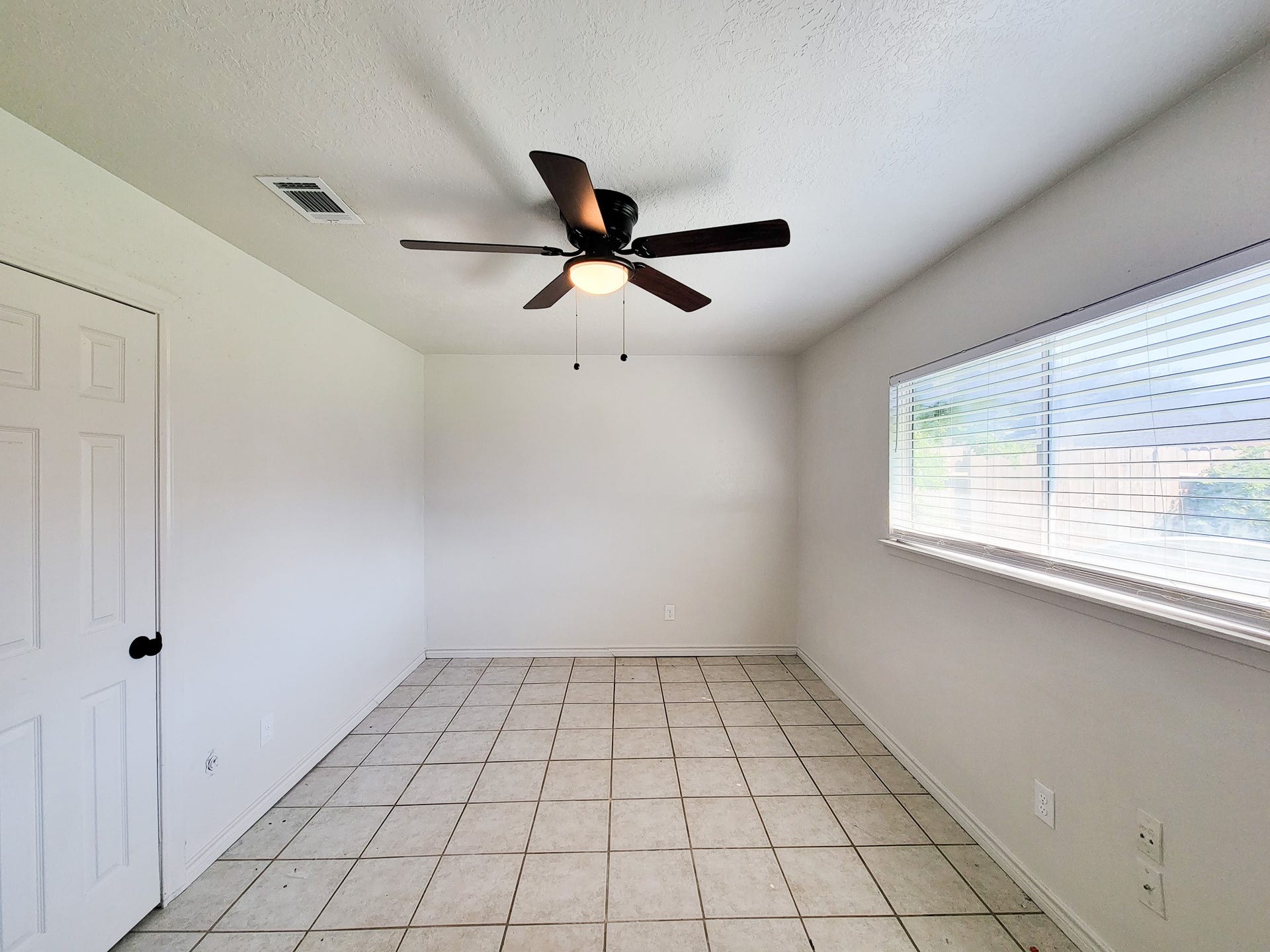 10102 Park Lane, La Porte, TX 77571 10102 Park Lane, La Porte, TX 77571
