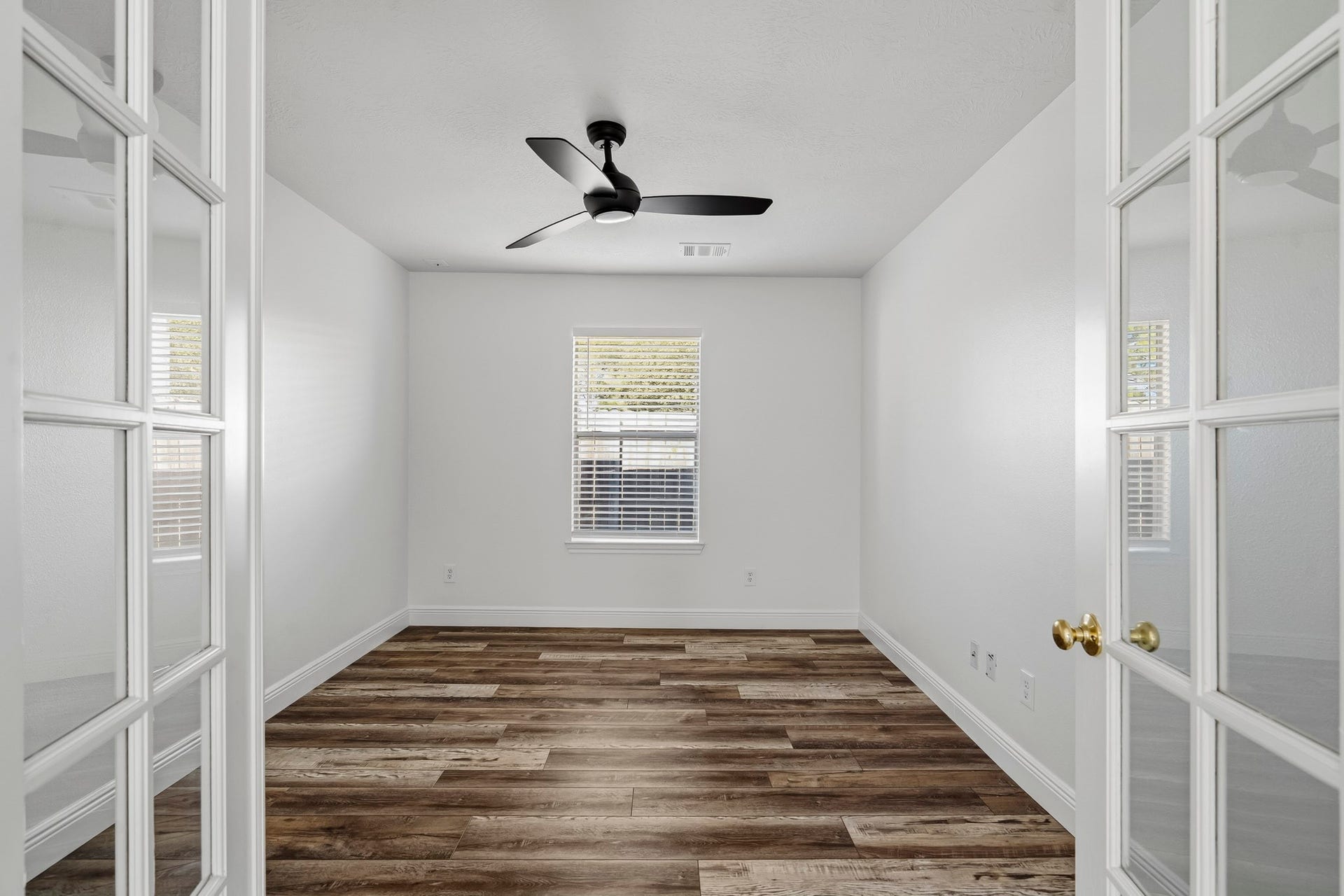 3622 Pedernales Trails Lane, Katy, TX 77450 Flex room, located off primary bedroom, would be great study, sitting room or gym