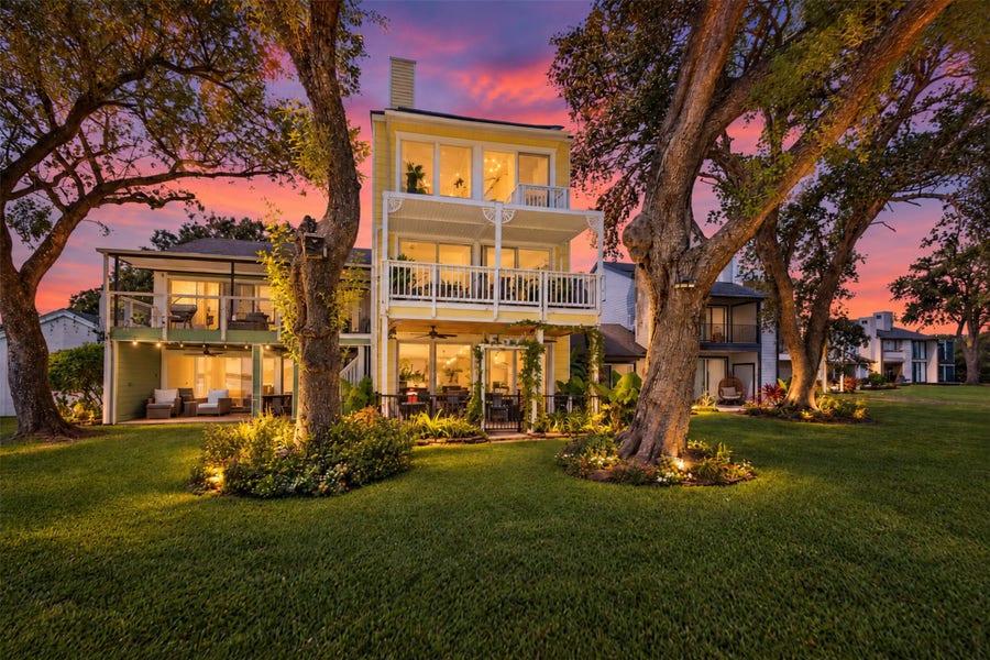 Property photo for 2011 Lakewood Court, Willis, TX