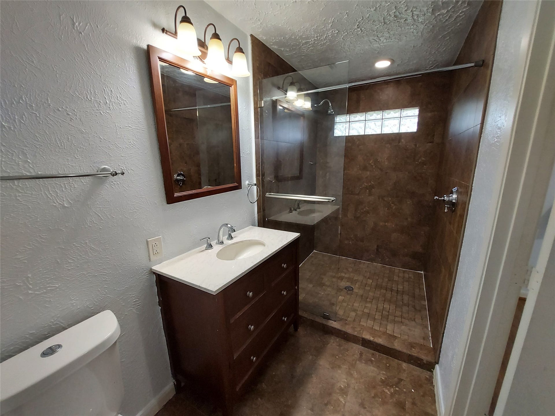 3807 Quiet Place Drive, Houston, TX 77082 3807 Quiet Place Drive, Houston, TX 77082