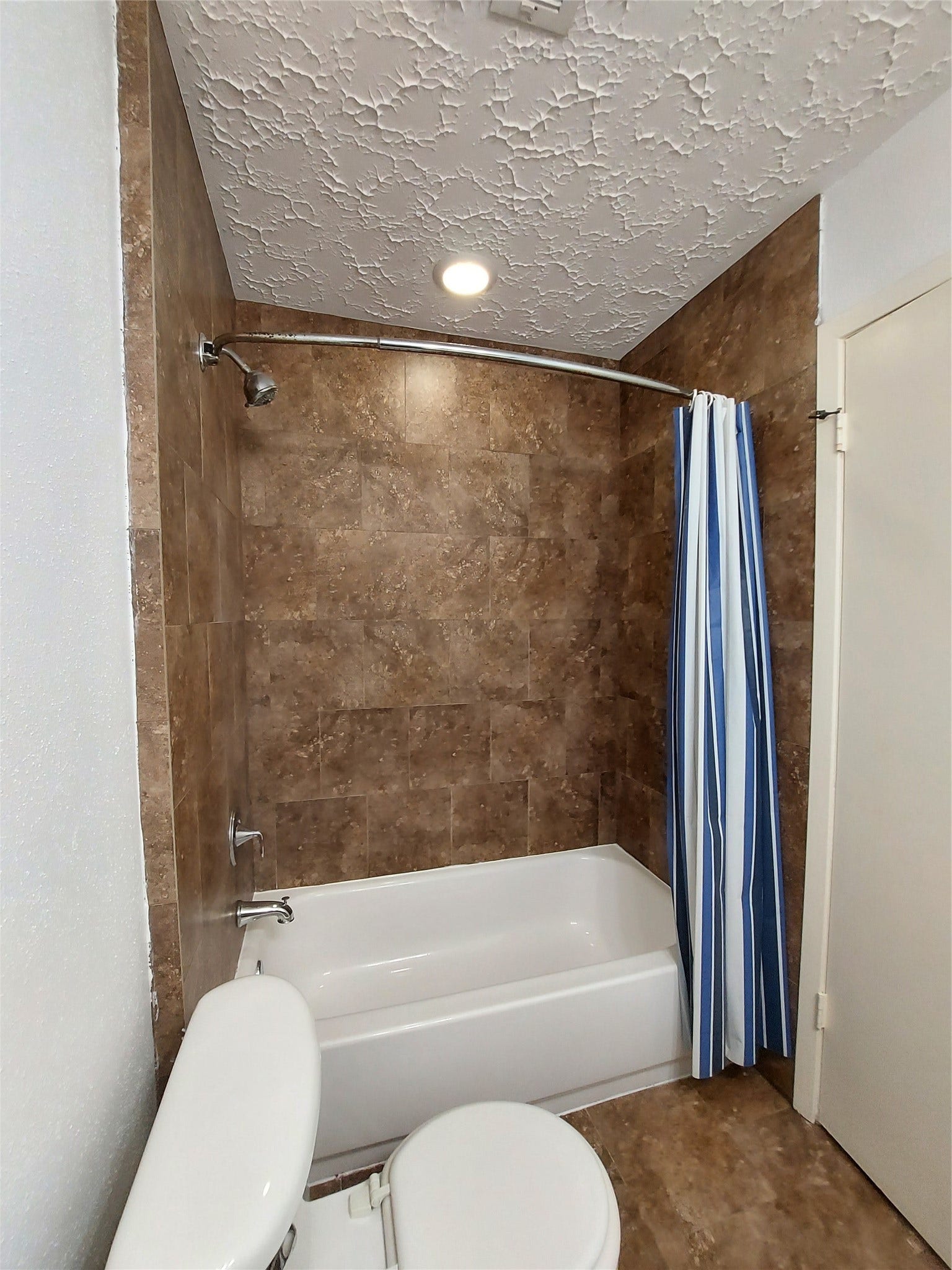 3807 Quiet Place Drive, Houston, TX 77082 3807 Quiet Place Drive, Houston, TX 77082