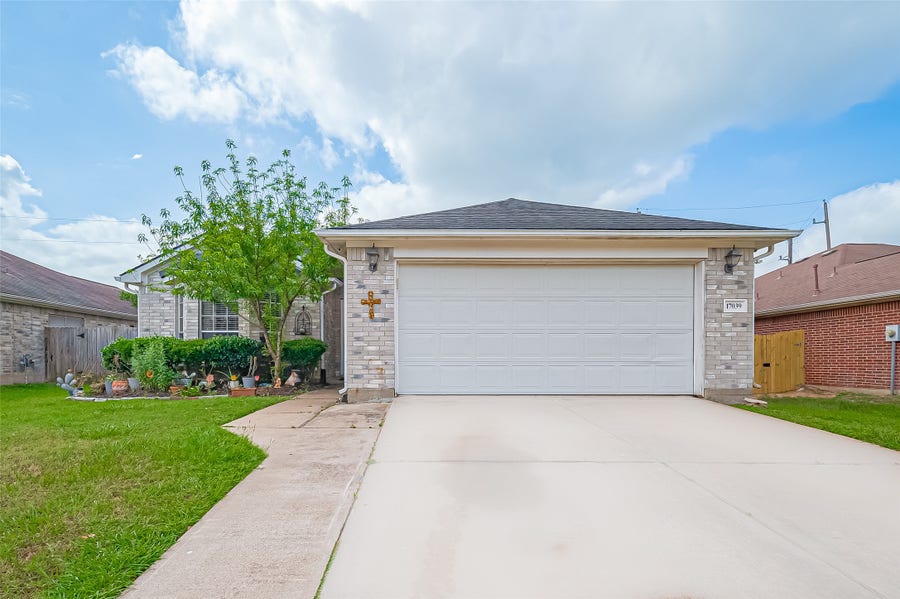 Property photo for 17039 Gleneviss Drive, Houston, TX