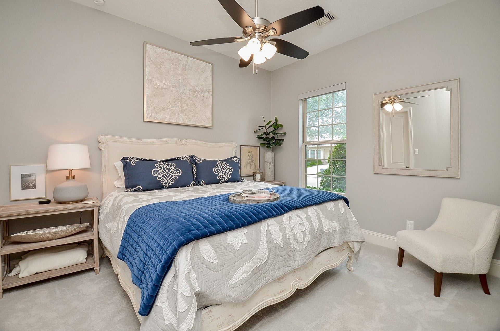 86 Quiet Way Lane, Sugar Land, TX 77498 Spacious secondary bedroom with large windows and neutral finishes
