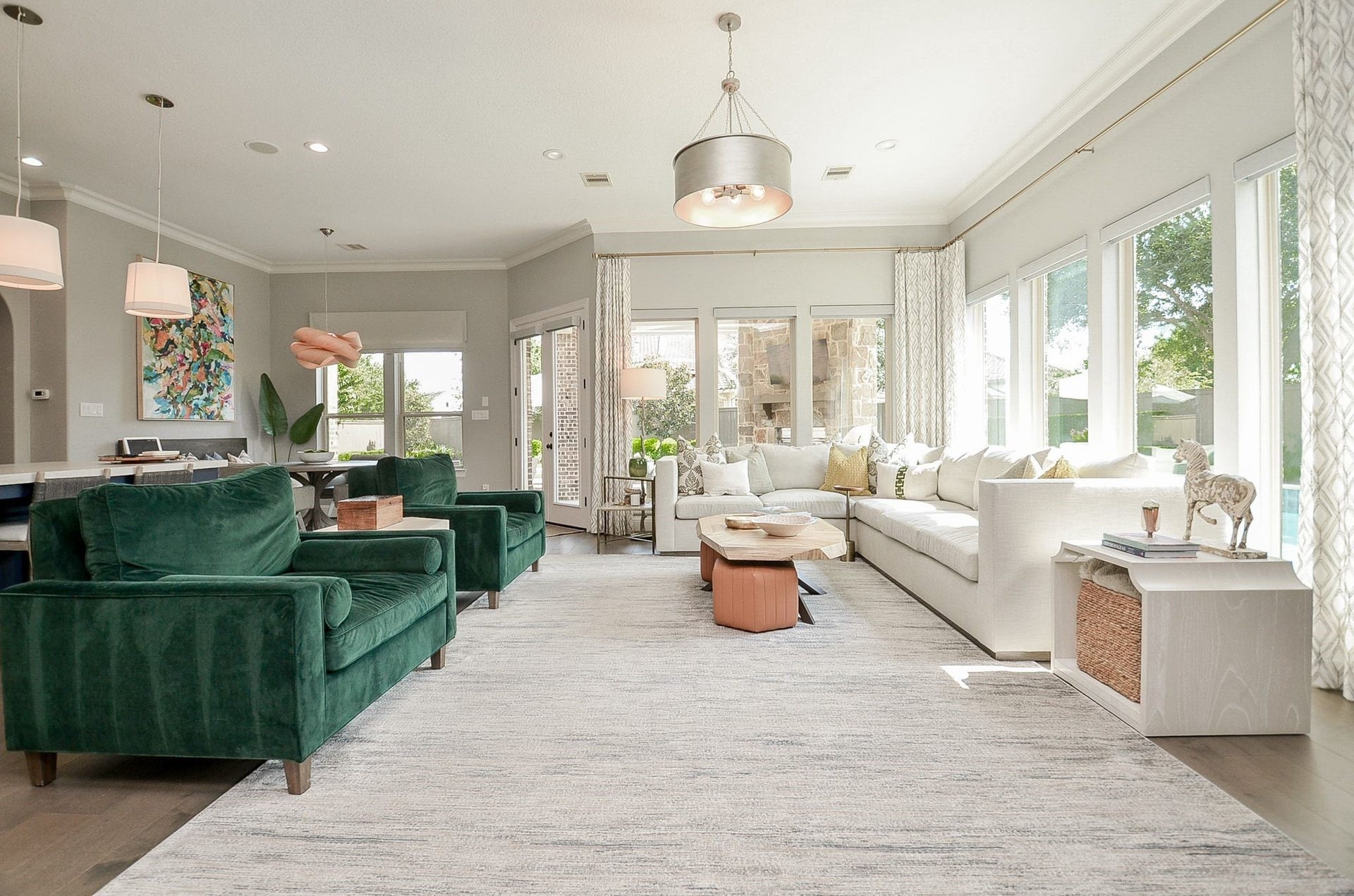 86 Quiet Way Lane, Sugar Land, TX 77498 Filled with natural light, the spacious family room serves as the heart of the home and flows seamlessly into the kitchen and outdoor living areas.