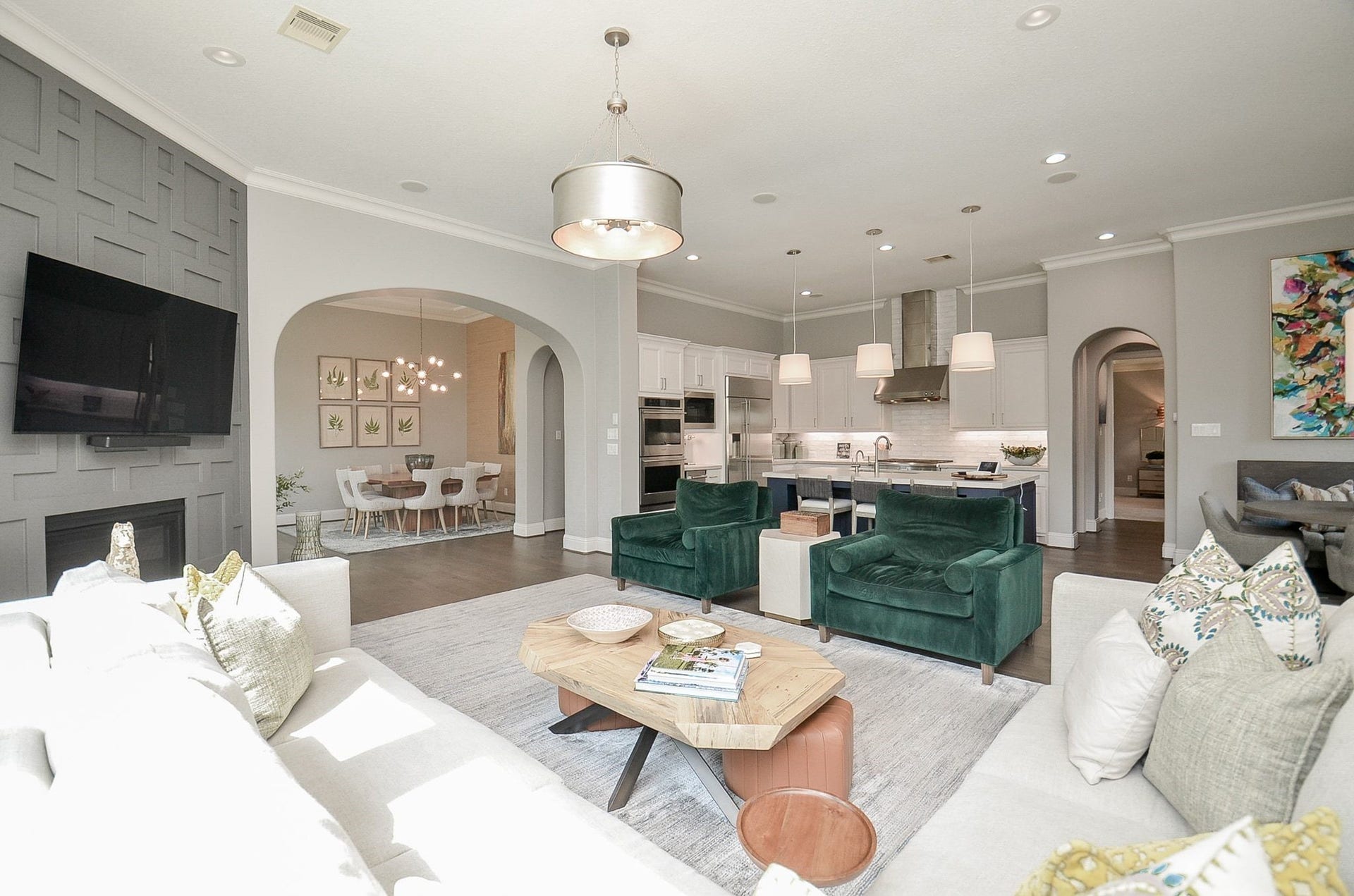 86 Quiet Way Lane, Sugar Land, TX 77498 Open sightlines and generous living space make entertaining effortless while maintaining a comfortable everyday lifestyle.