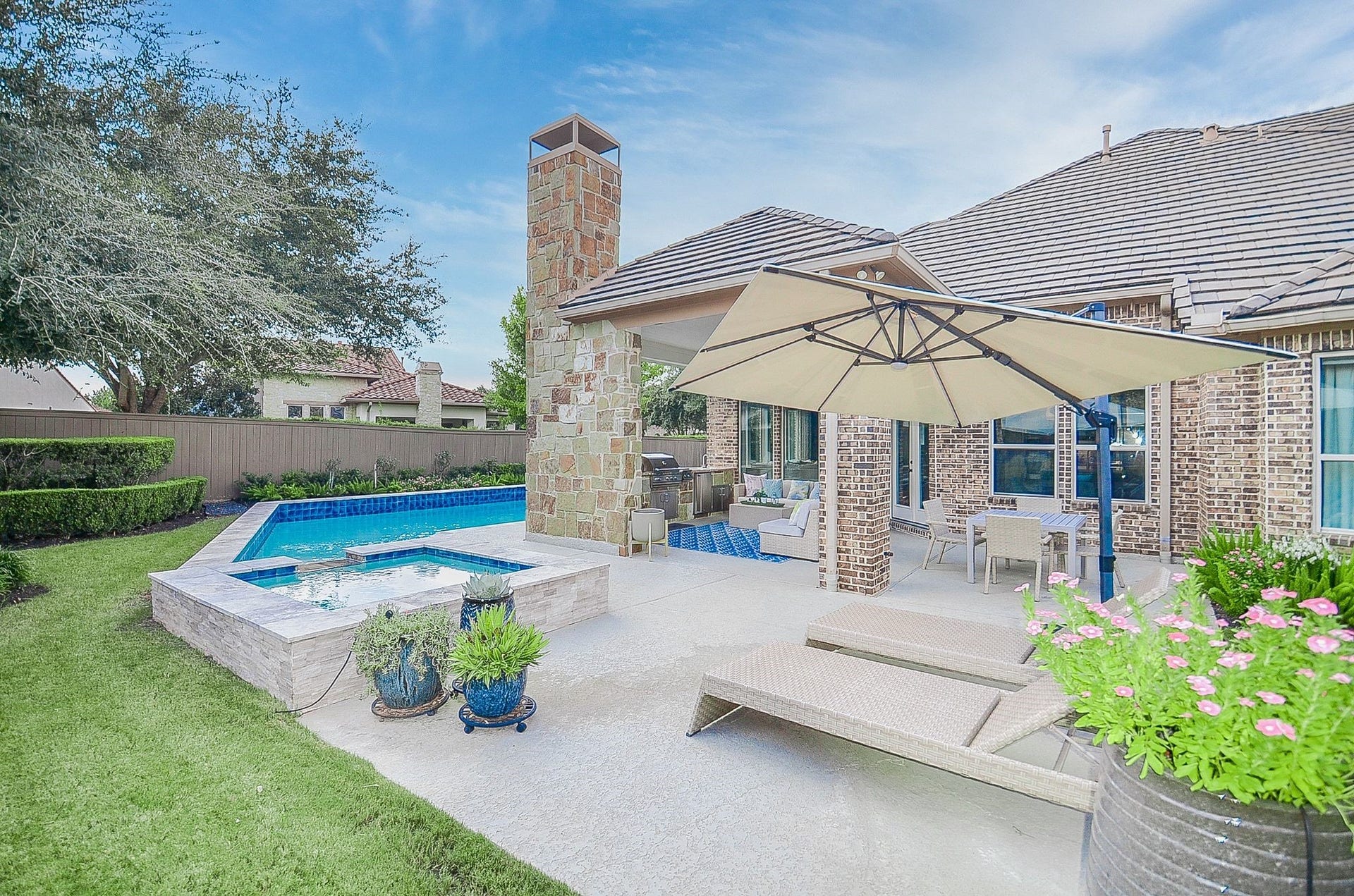 86 Quiet Way Lane, Sugar Land, TX 77498 Thoughtfully designed outdoor spaces balance recreation, relaxation, and entertaining