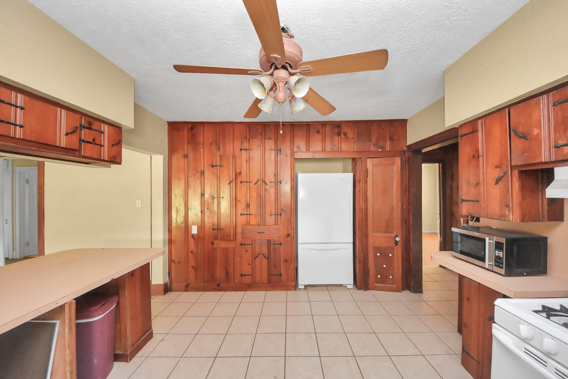 1007 Sundown Meadows Street, Crosby, TX 77532 kitchen breakfast area