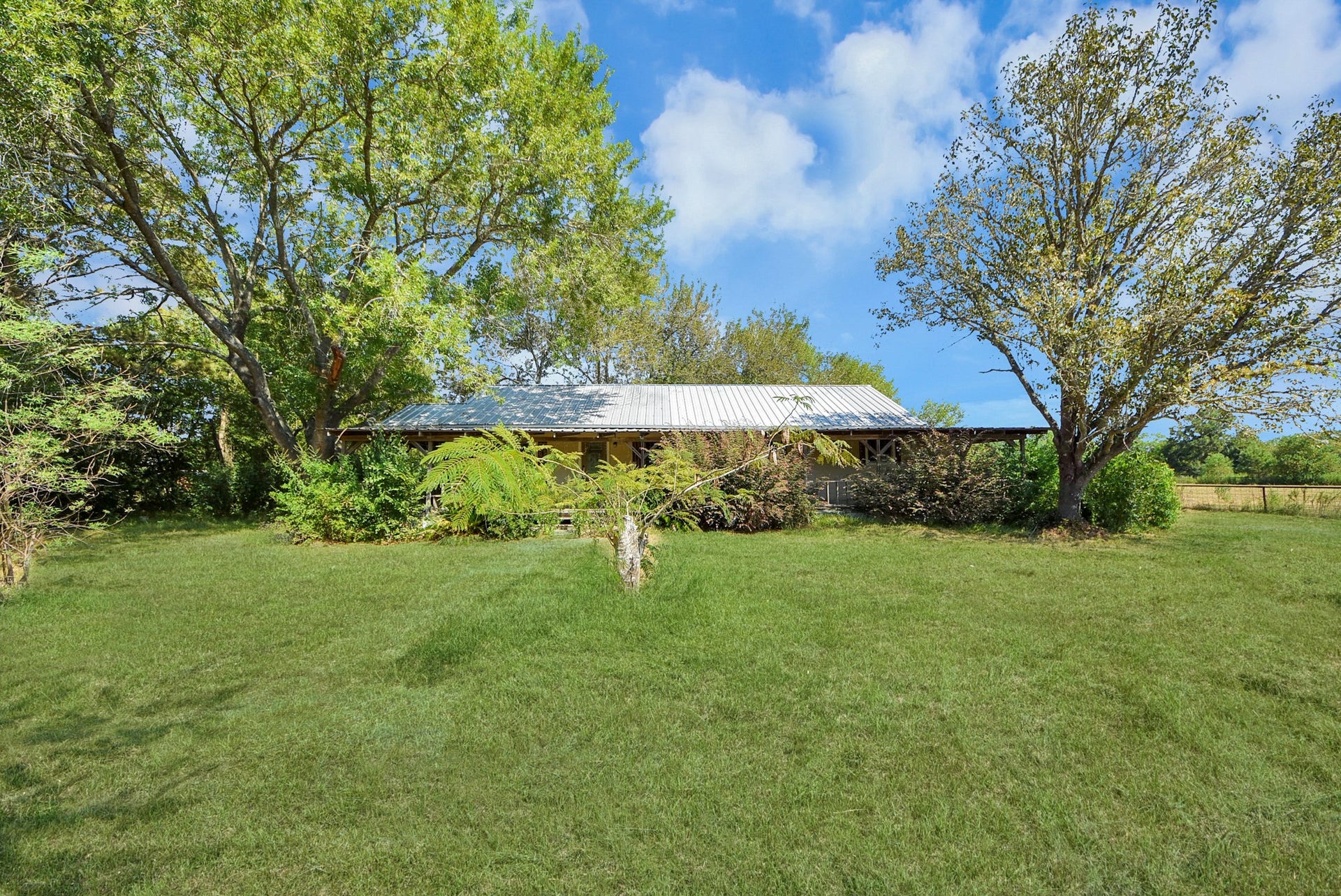 1007 Sundown Meadows Street, Crosby, TX 77532 1007 Sundown Meadows Street, Crosby, TX 77532