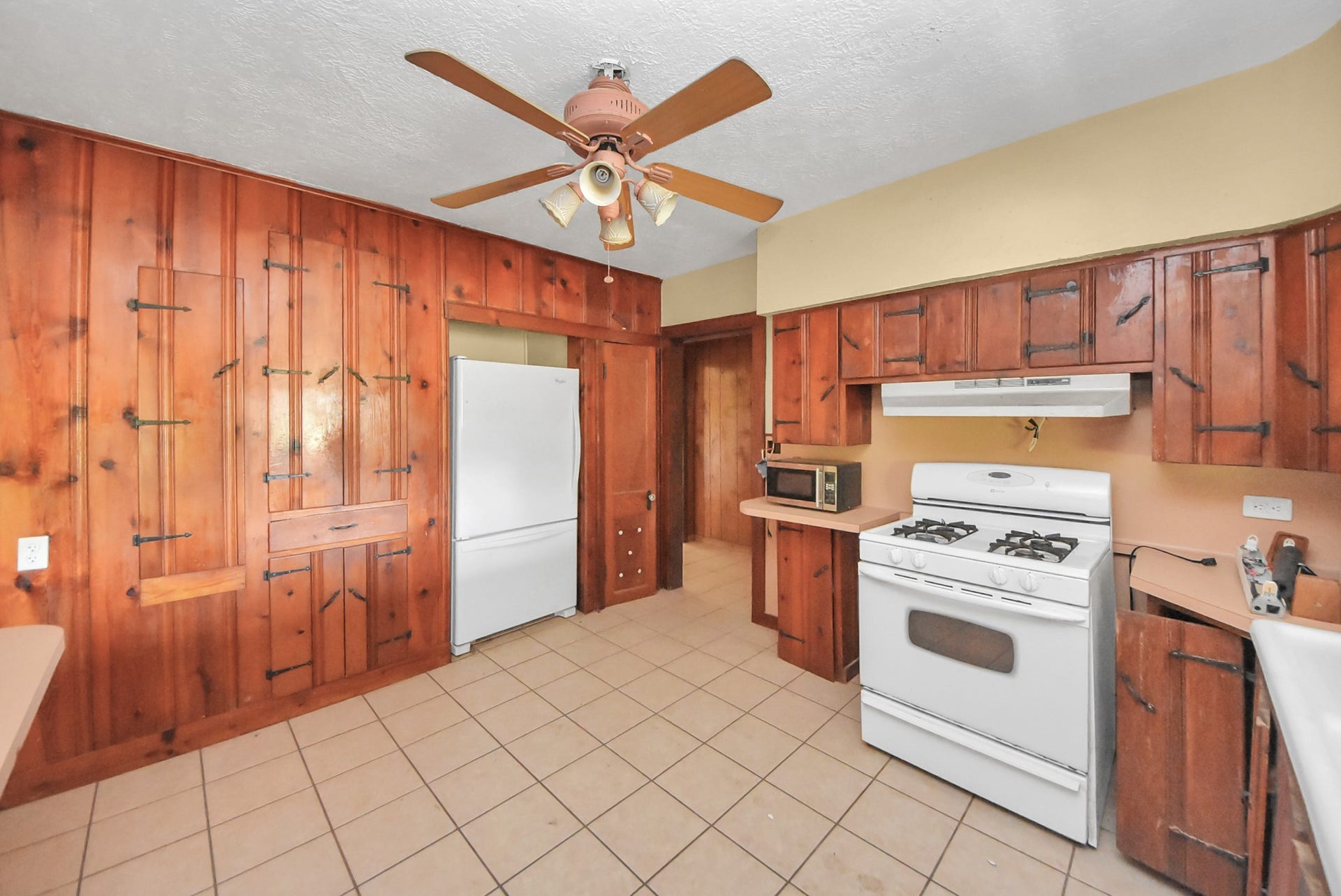 1007 Sundown Meadows Street, Crosby, TX 77532 kitchen