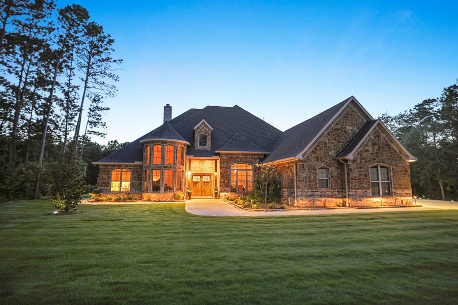 Property photo for 323 Mapleleaf Street, Magnolia, TX
