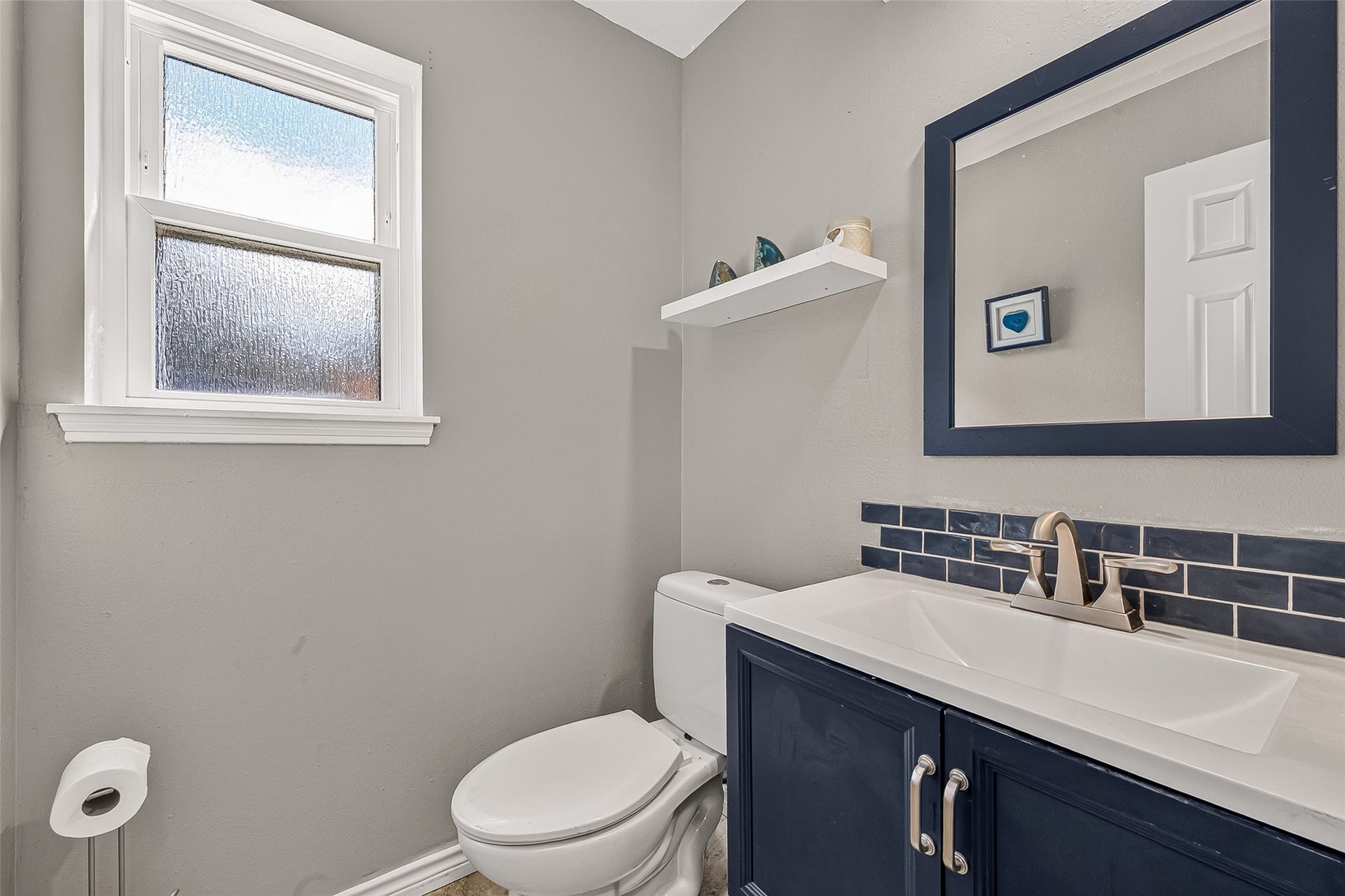 1715 Earl Of Dunmore Street, Katy, TX 77449 Half bath
