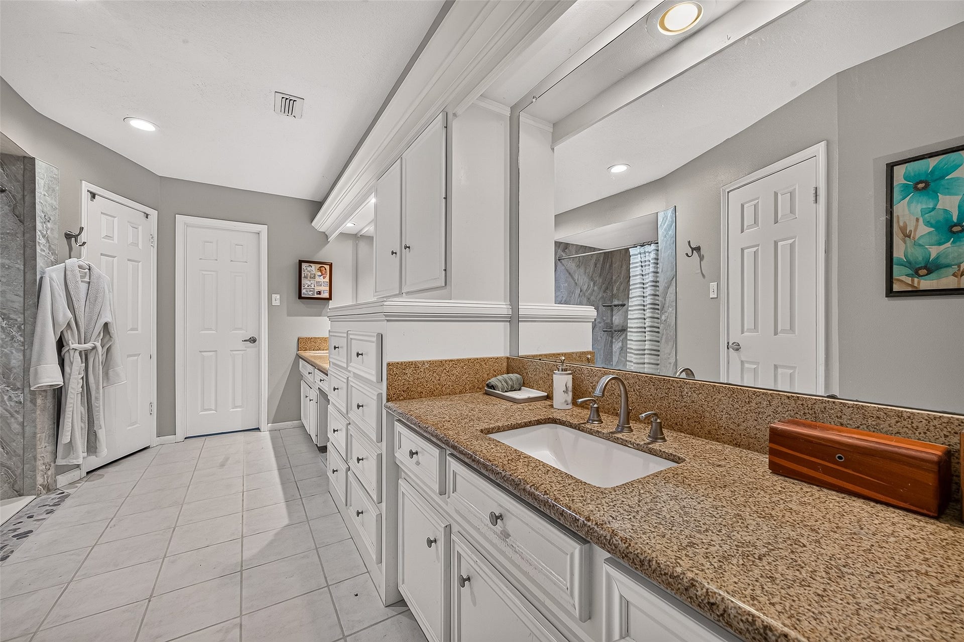 1715 Earl Of Dunmore Street, Katy, TX 77449 Spacious primary bath with dual sinks and tons of storage