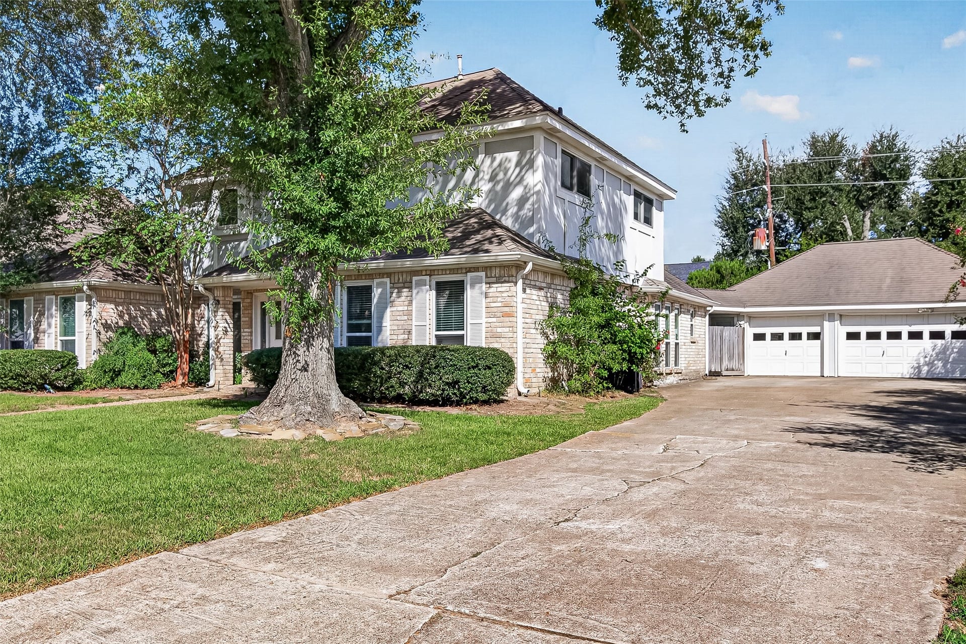 1715 Earl Of Dunmore Street, Katy, TX 77449 Three car garage with double wide driveway