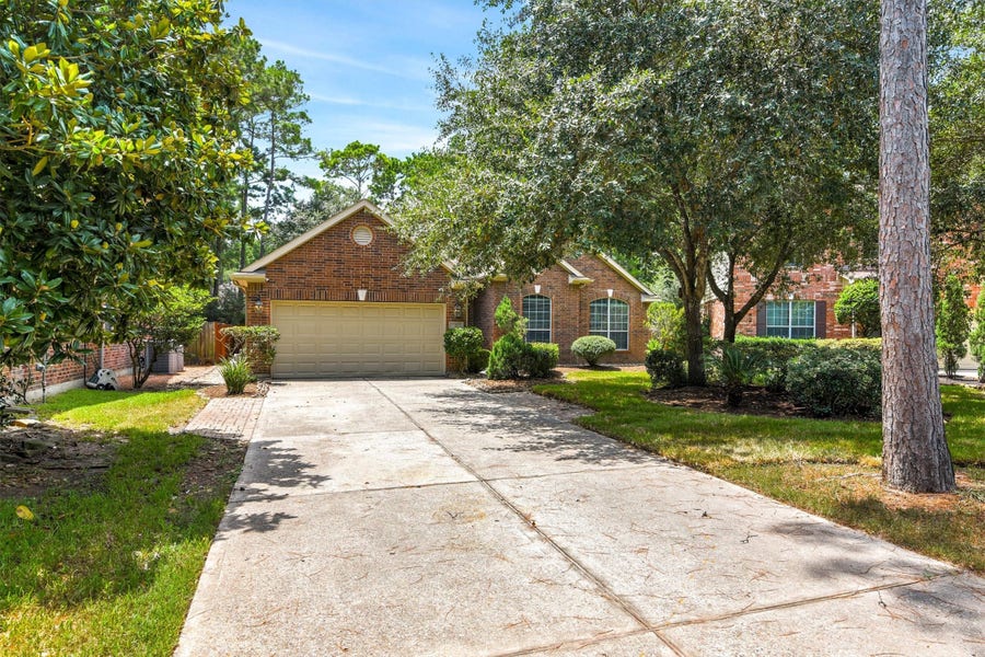 Property photo for 7 Caelin Court, The Woodlands, TX