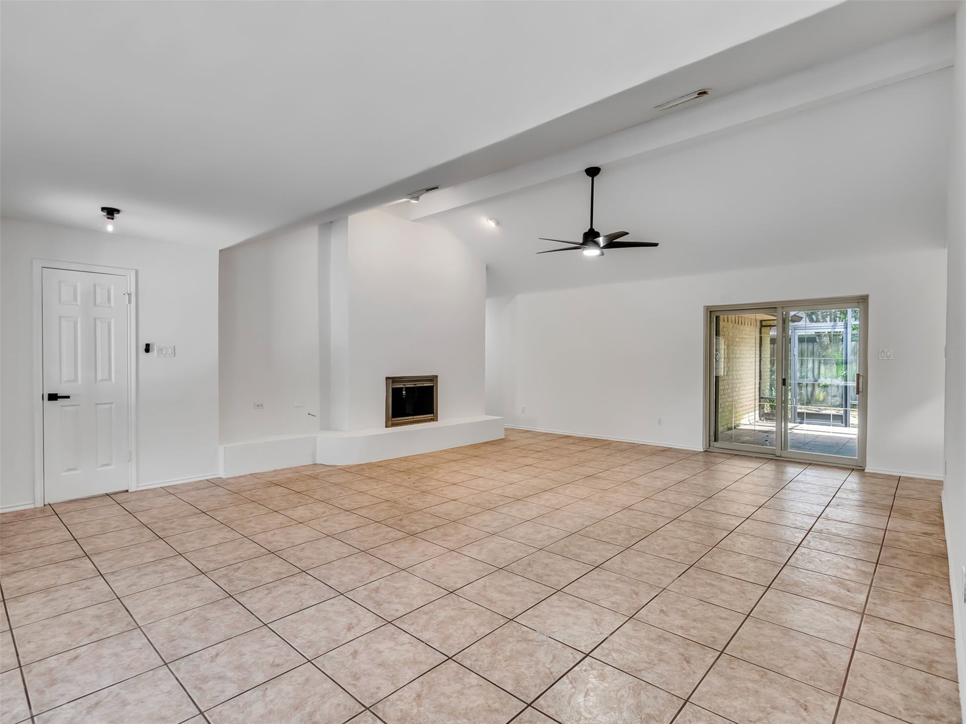 2819 Poplar Creek Lane, Pearland, TX 77584