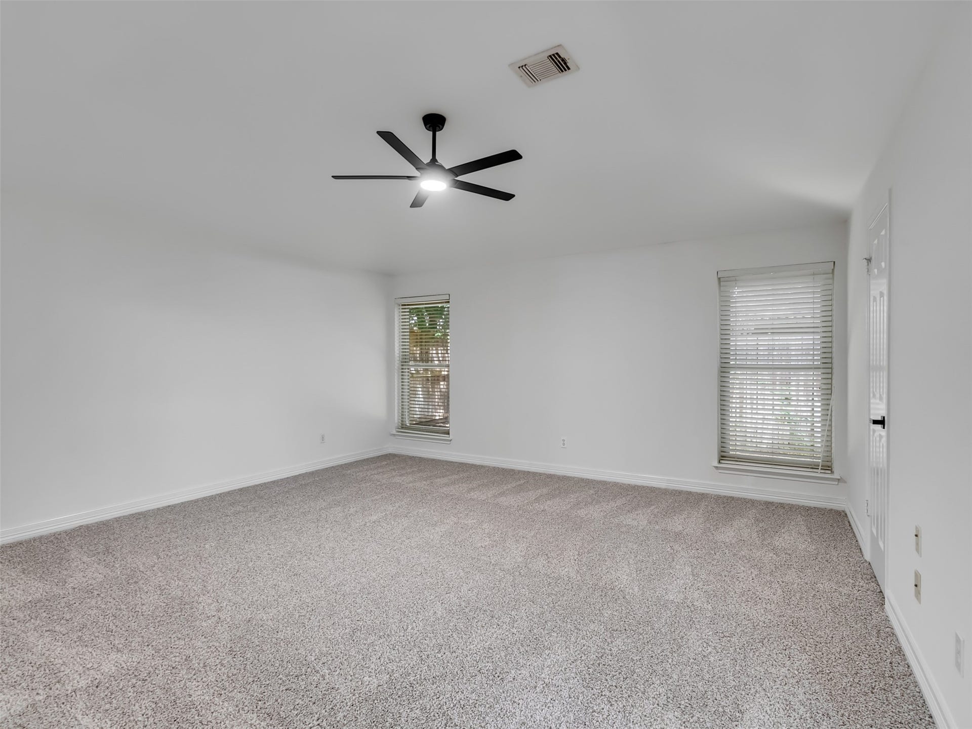 2819 Poplar Creek Lane, Pearland, TX 77584