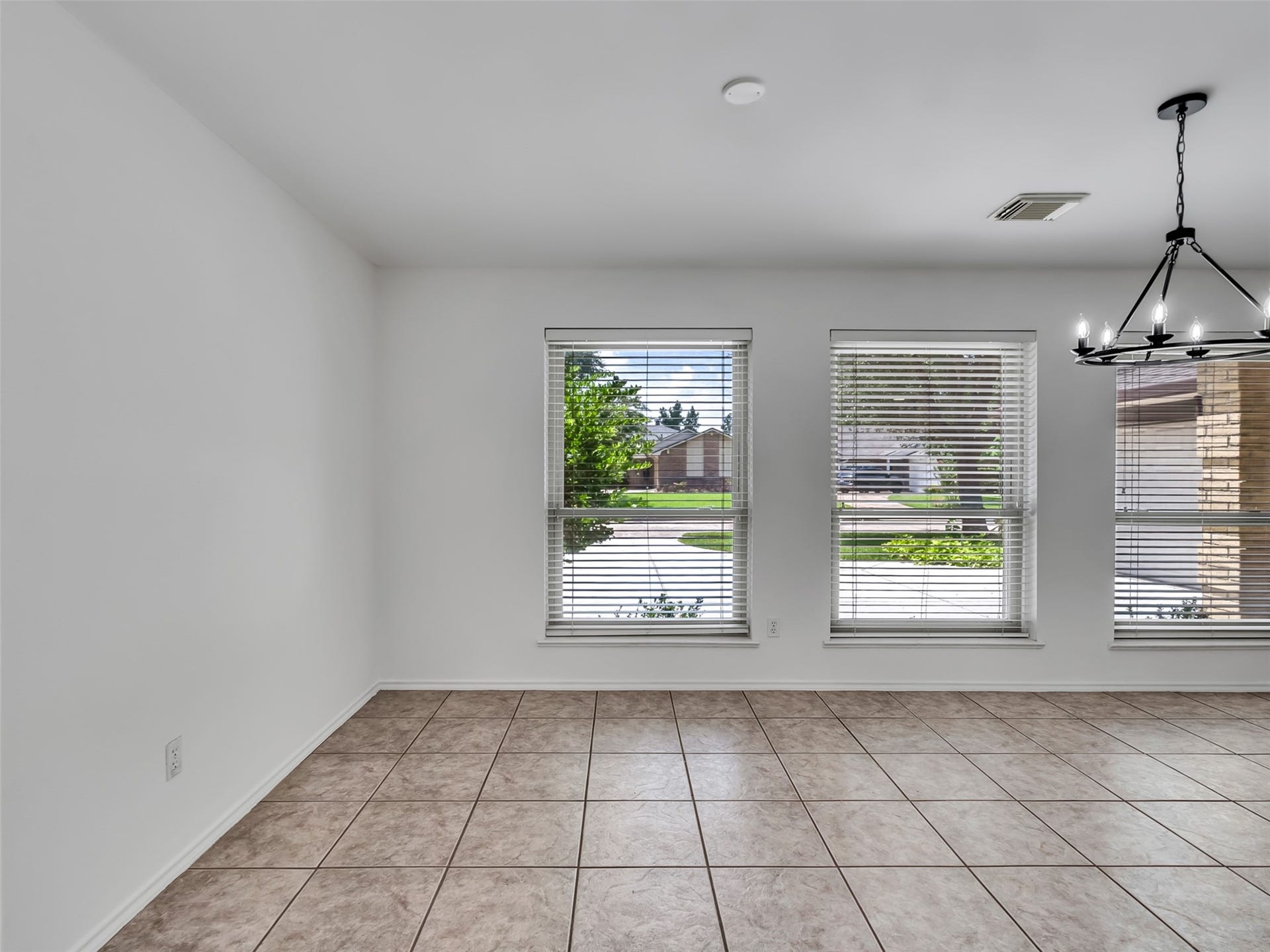 2819 Poplar Creek Lane, Pearland, TX 77584
