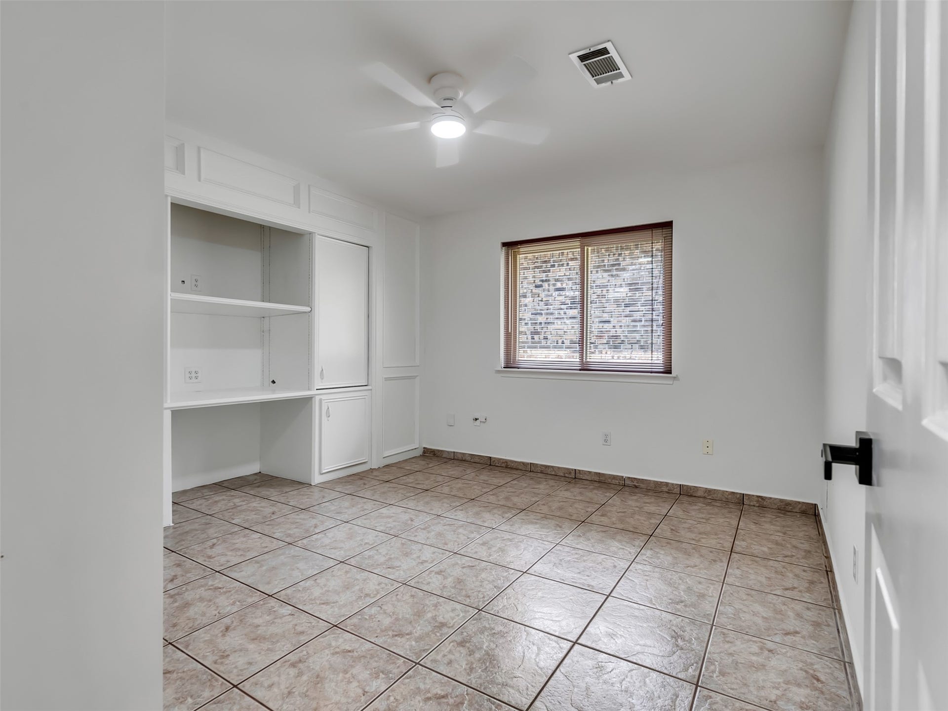 2819 Poplar Creek Lane, Pearland, TX 77584