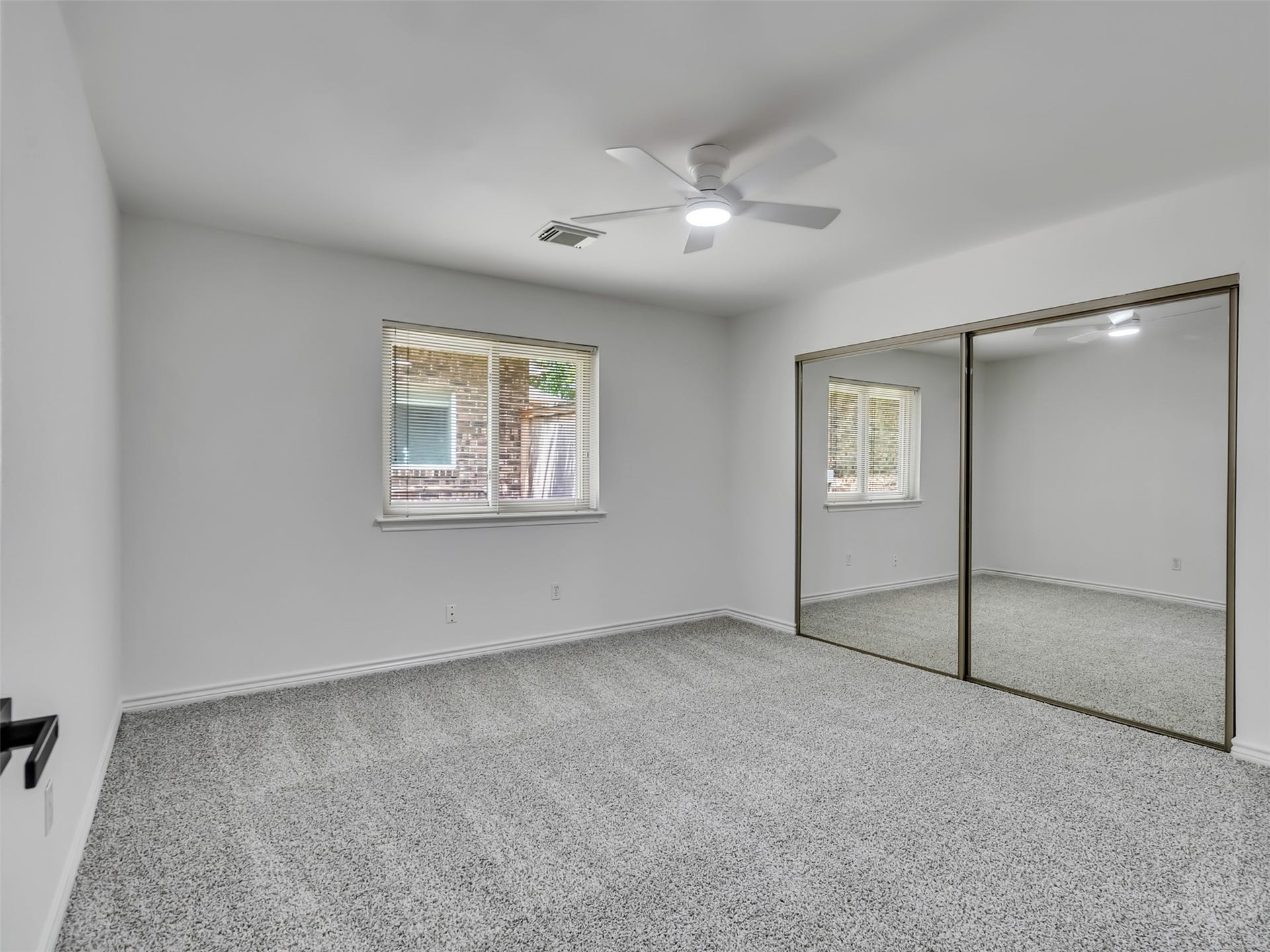 2819 Poplar Creek Lane, Pearland, TX 77584