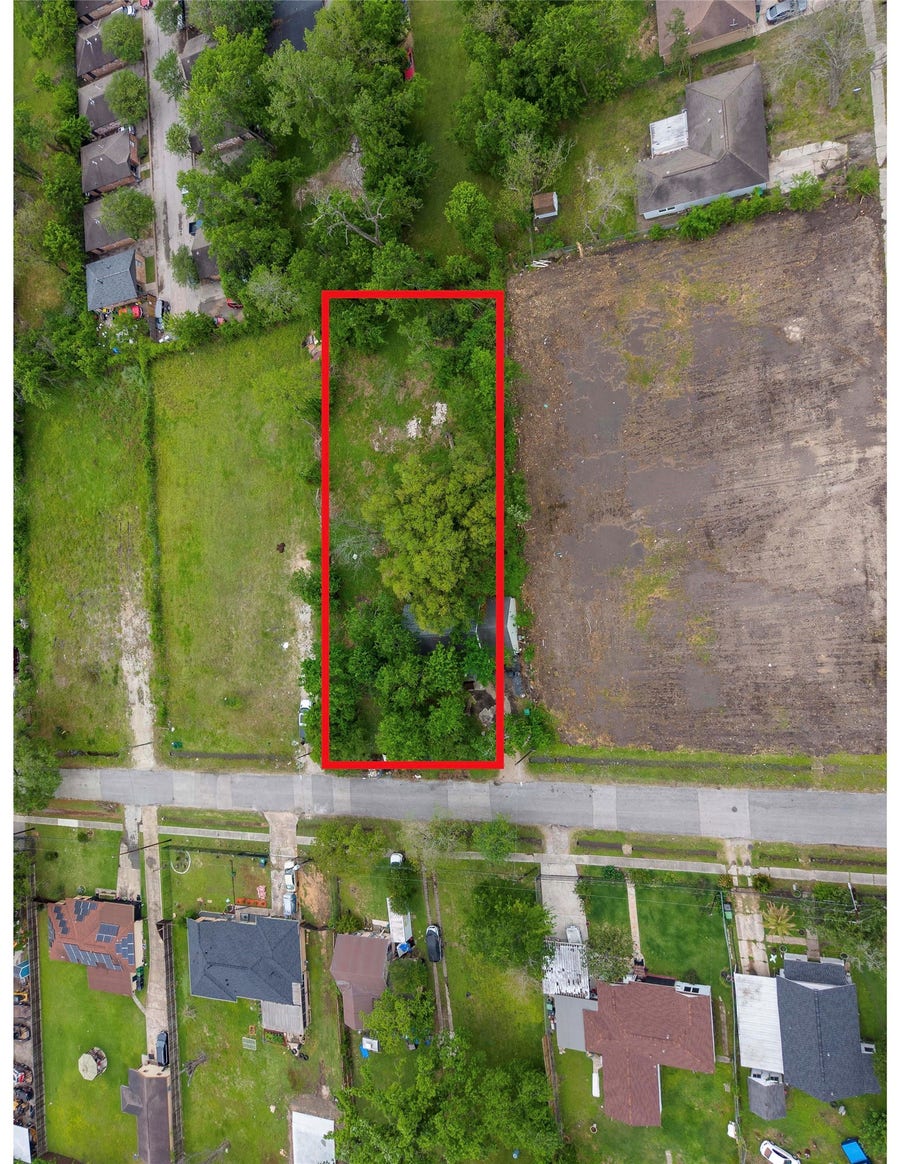 Property photo for 306 Walthall Drive, Houston, TX