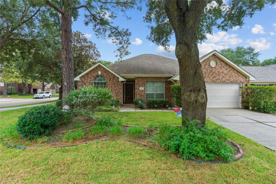 Property photo for 8207 Broken Timber Way, Houston, TX