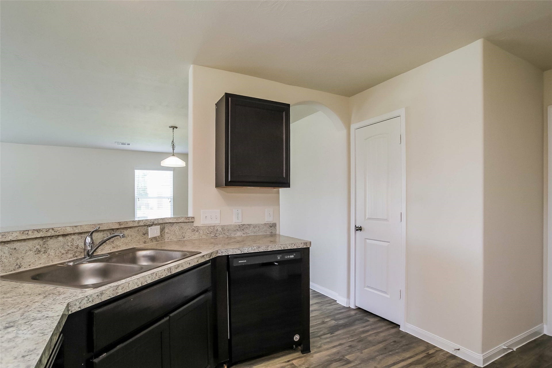 12223 Gemma Lane, Houston, TX 77044 Photos may be representative of the floor plan and not the exact home. Finishes, layout, and features of the actual property for lease may vary.