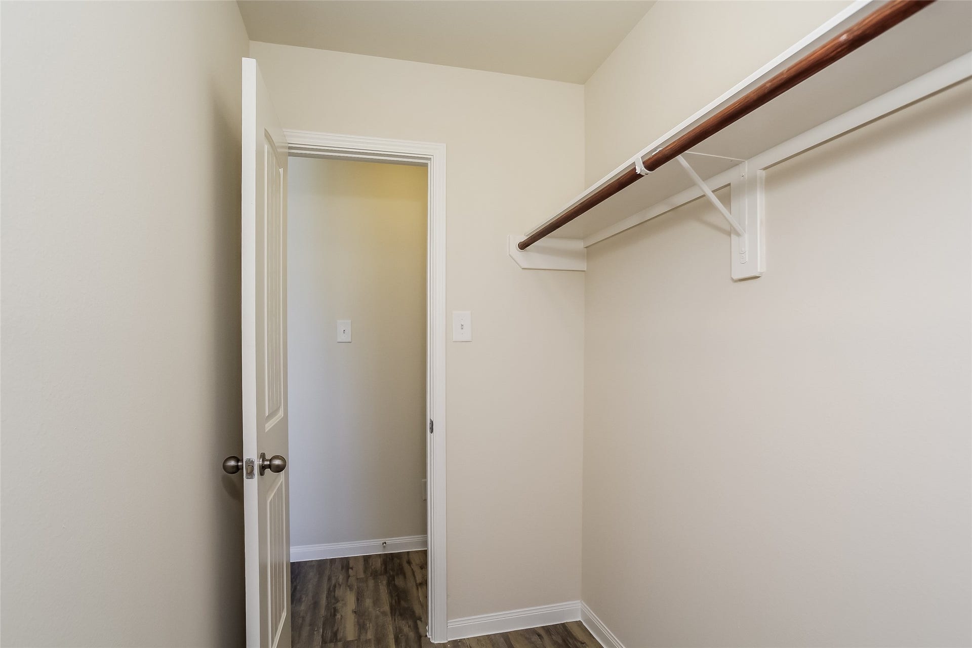 12223 Gemma Lane, Houston, TX 77044 Photos may be representative of the floor plan and not the exact home. Finishes, layout, and features of the actual property for lease may vary.