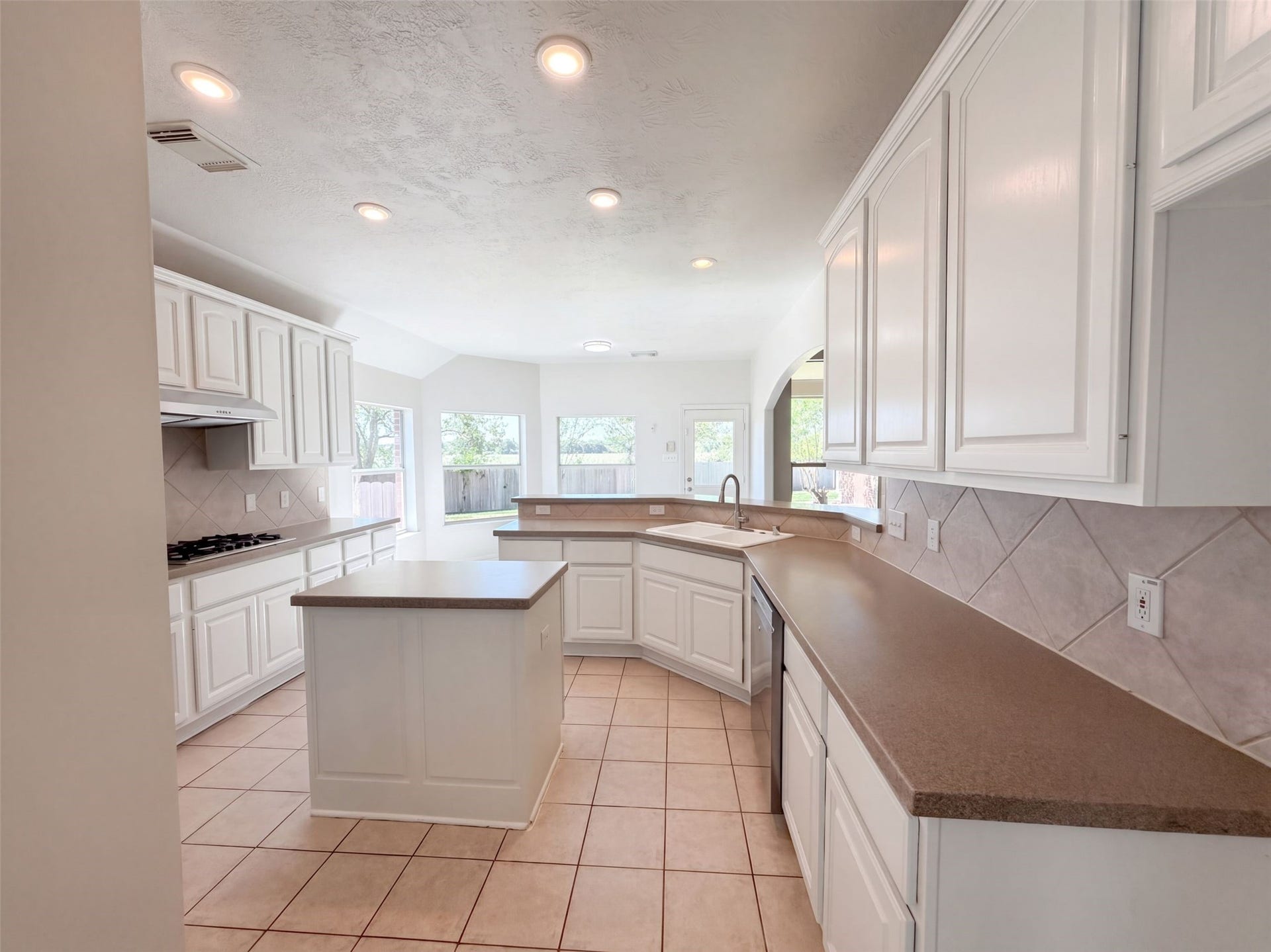 3307 Wolf Court, Pearland, TX 77584 3307 Wolf Court, Pearland, TX 77584