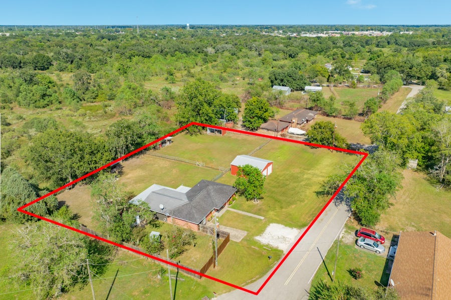 Property photo for 1416 Biggam Road, West Columbia, TX