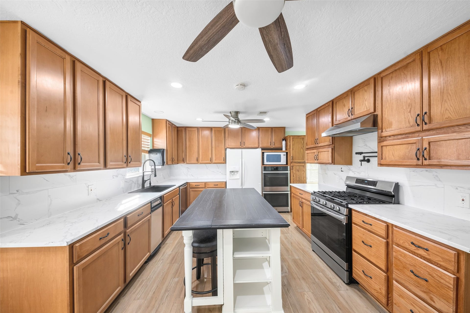 25318 Spring Ridge Drive, Spring, TX 77386 25318 Spring Ridge Drive, Spring, TX 77386