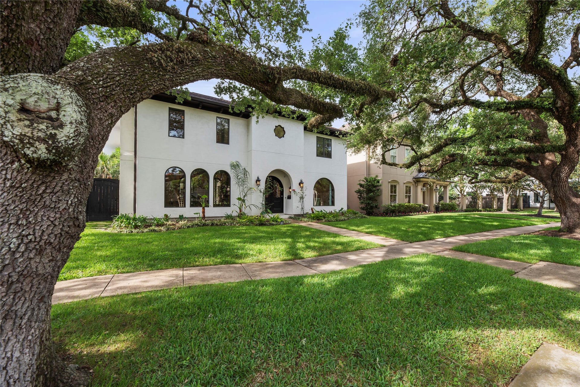 3803 Drake Street, Houston, TX 77005 Thank you for viewing our listing. We'd love to show you this home! Call us today to schedule your private showing.