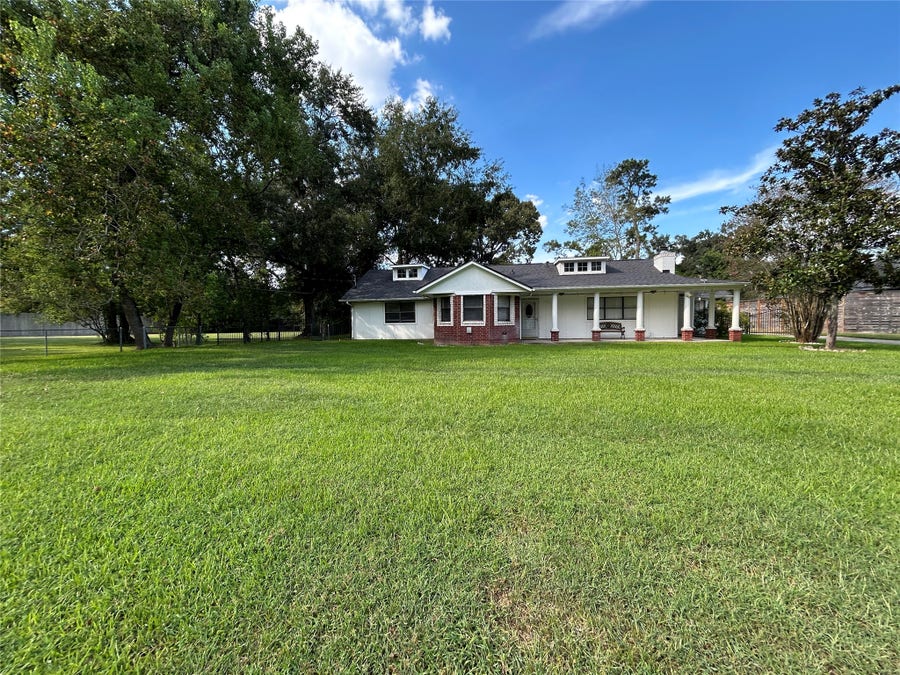Property photo for 2418 Prentice Road, Conroe, TX